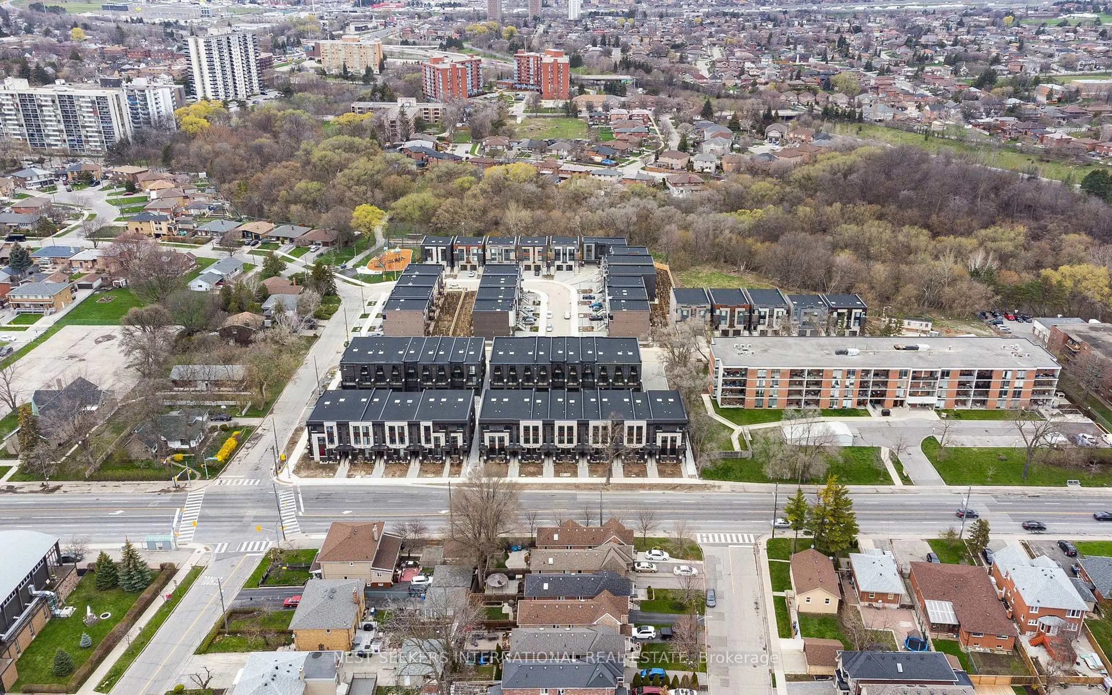 A pic from outside/outdoor area/front of a property/back of a property/a pic from drone, city buildings view from balcony for 1760A Lawrence Ave #85, Toronto Ontario M6L 3C4