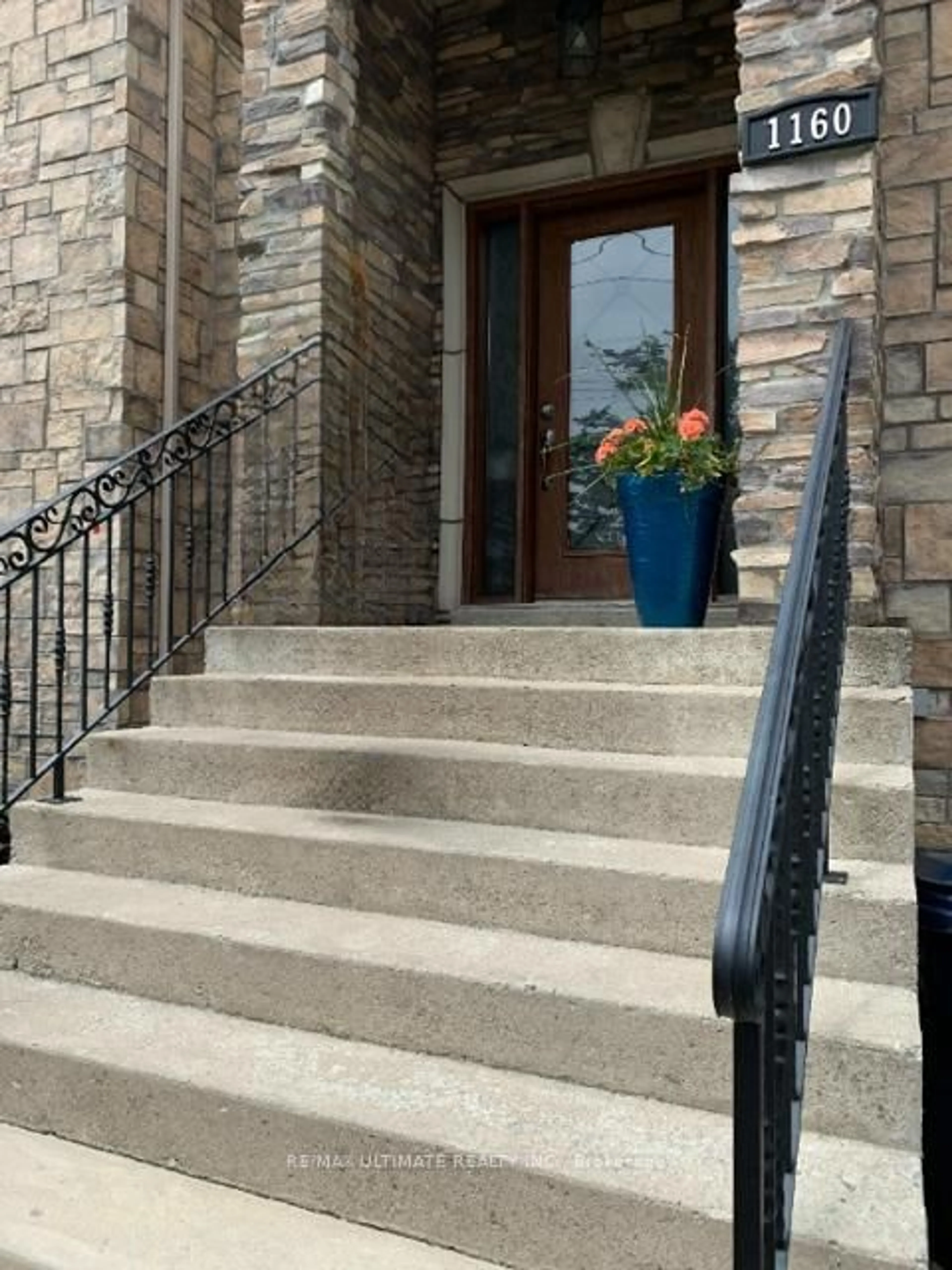 Unknown for 1160 Islington Ave, Toronto Ontario M8Z 4S7