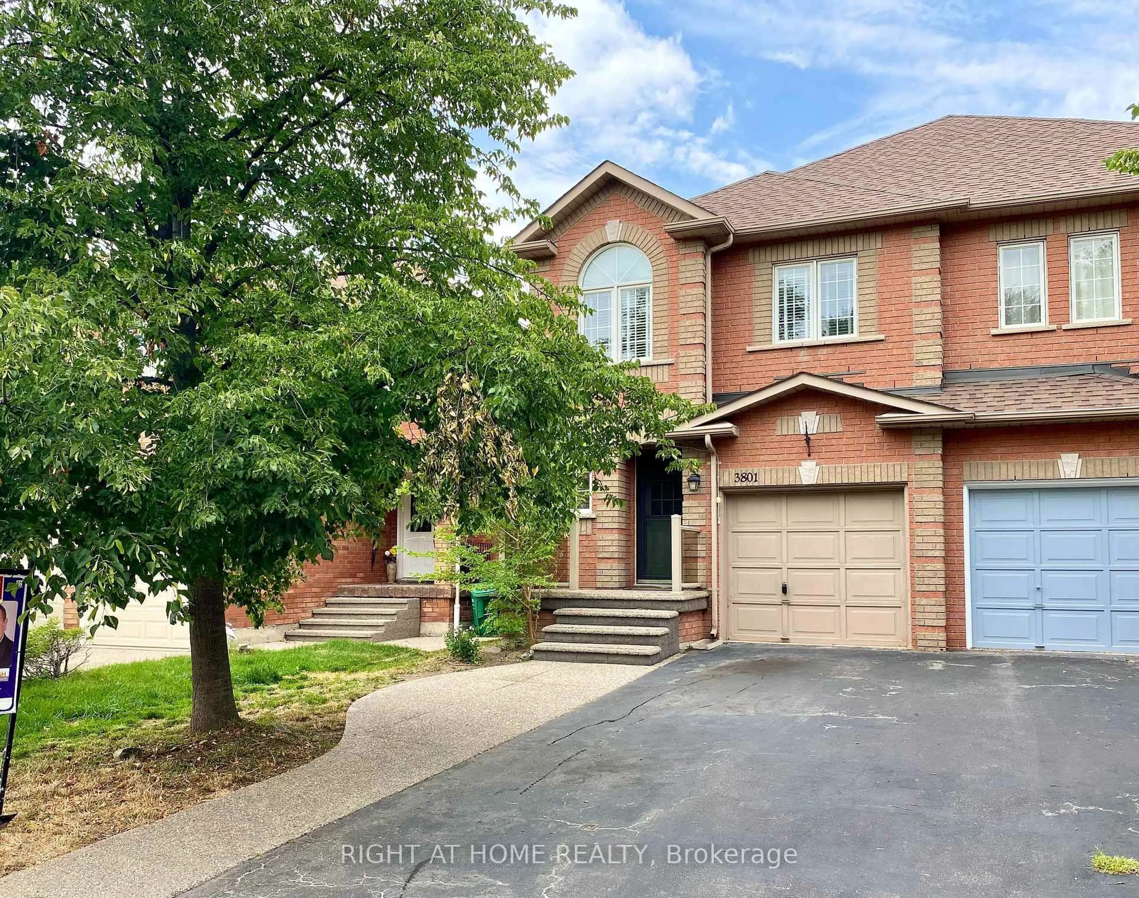 Home with brick exterior material, street for 3801 Forest Bluff Cres, Mississauga Ontario L5N 7T8
