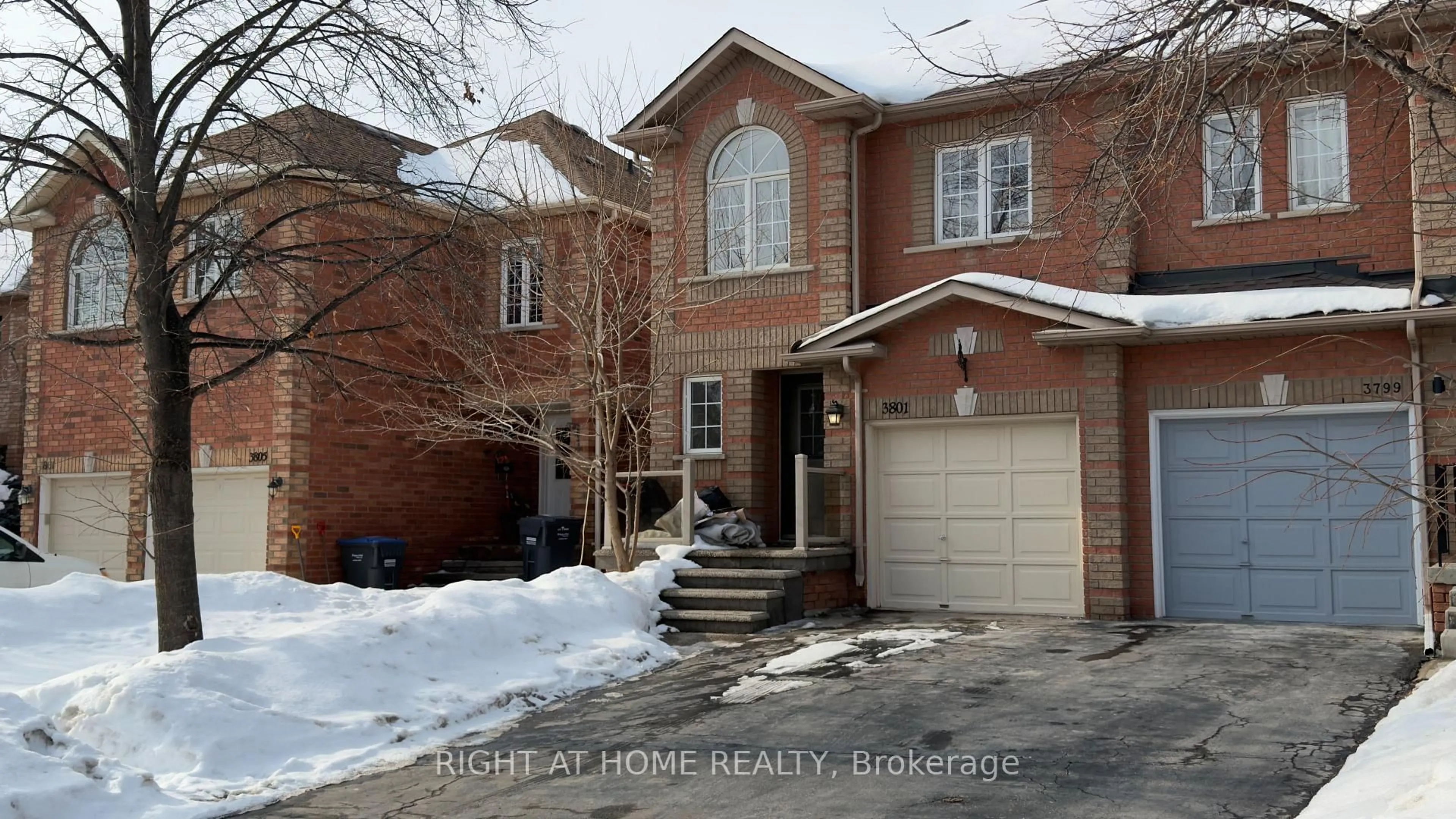 Home with brick exterior material, street for 3801 Forest Bluff Cres, Mississauga Ontario L5N 7T8