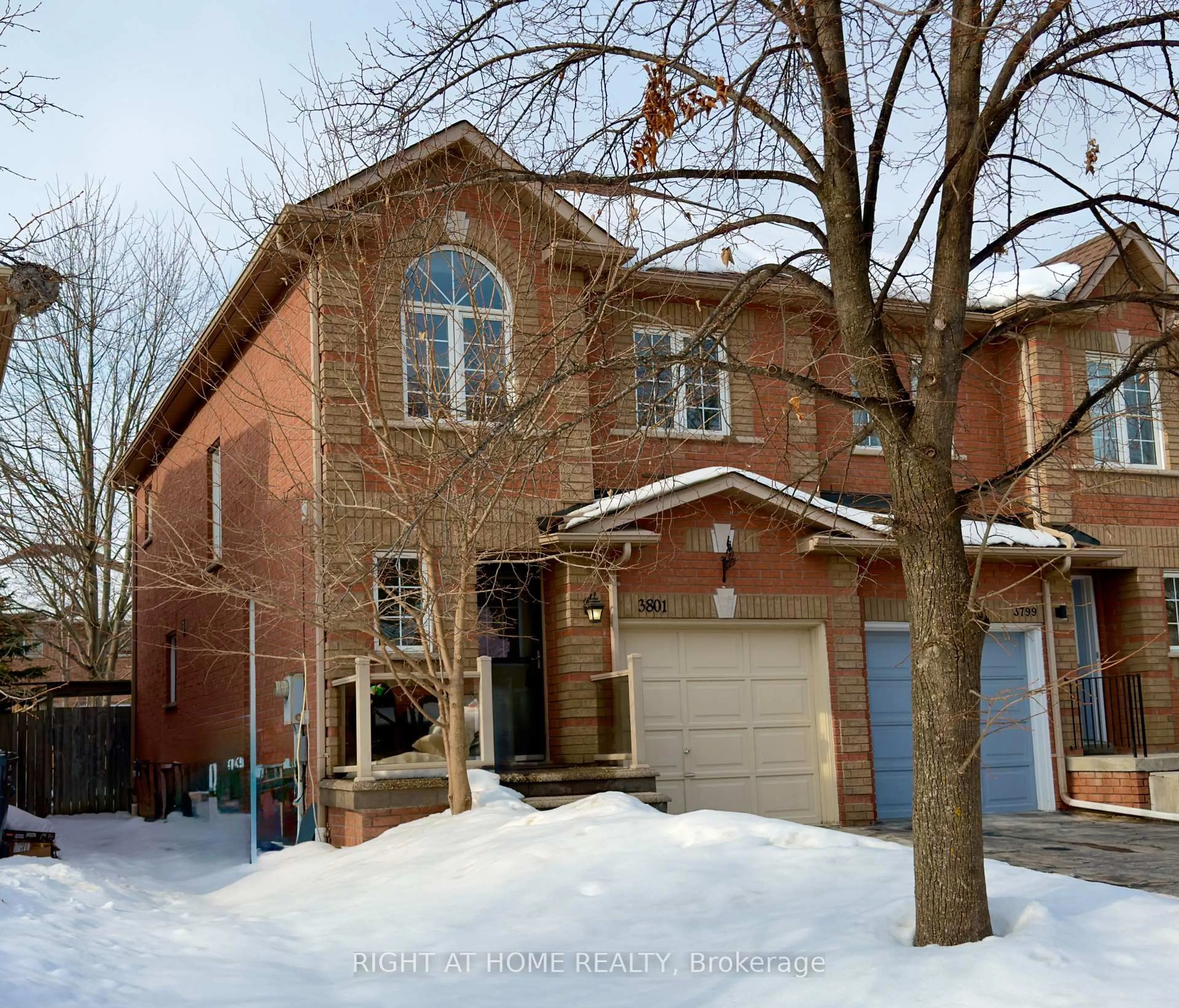 Home with brick exterior material, street for 3801 Forest Bluff Cres, Mississauga Ontario L5N 7T8