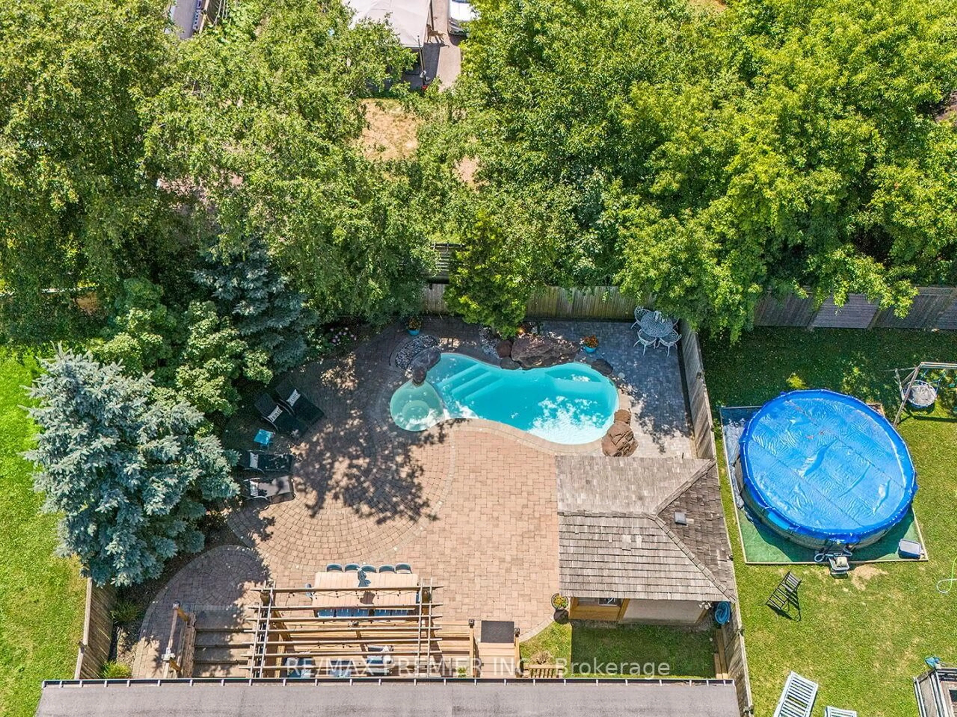 A pic from outside/outdoor area/front of a property/back of a property/a pic from drone, unknown for 35 Yorkdale Cres, Toronto Ontario M9M 1C2