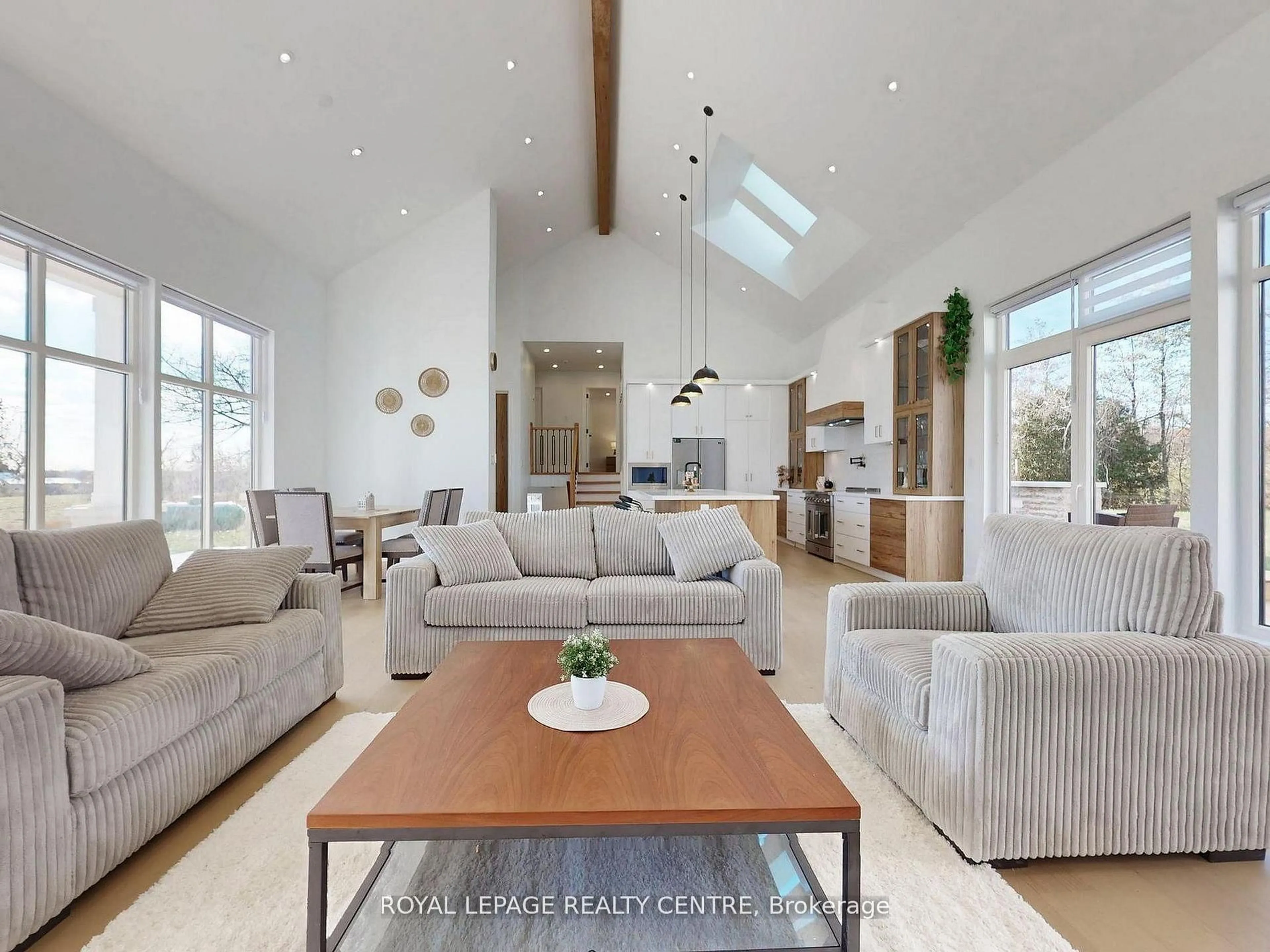 Living room with furniture, unknown for 521 Old York Rd, Burlington Ontario L7P 4Y6