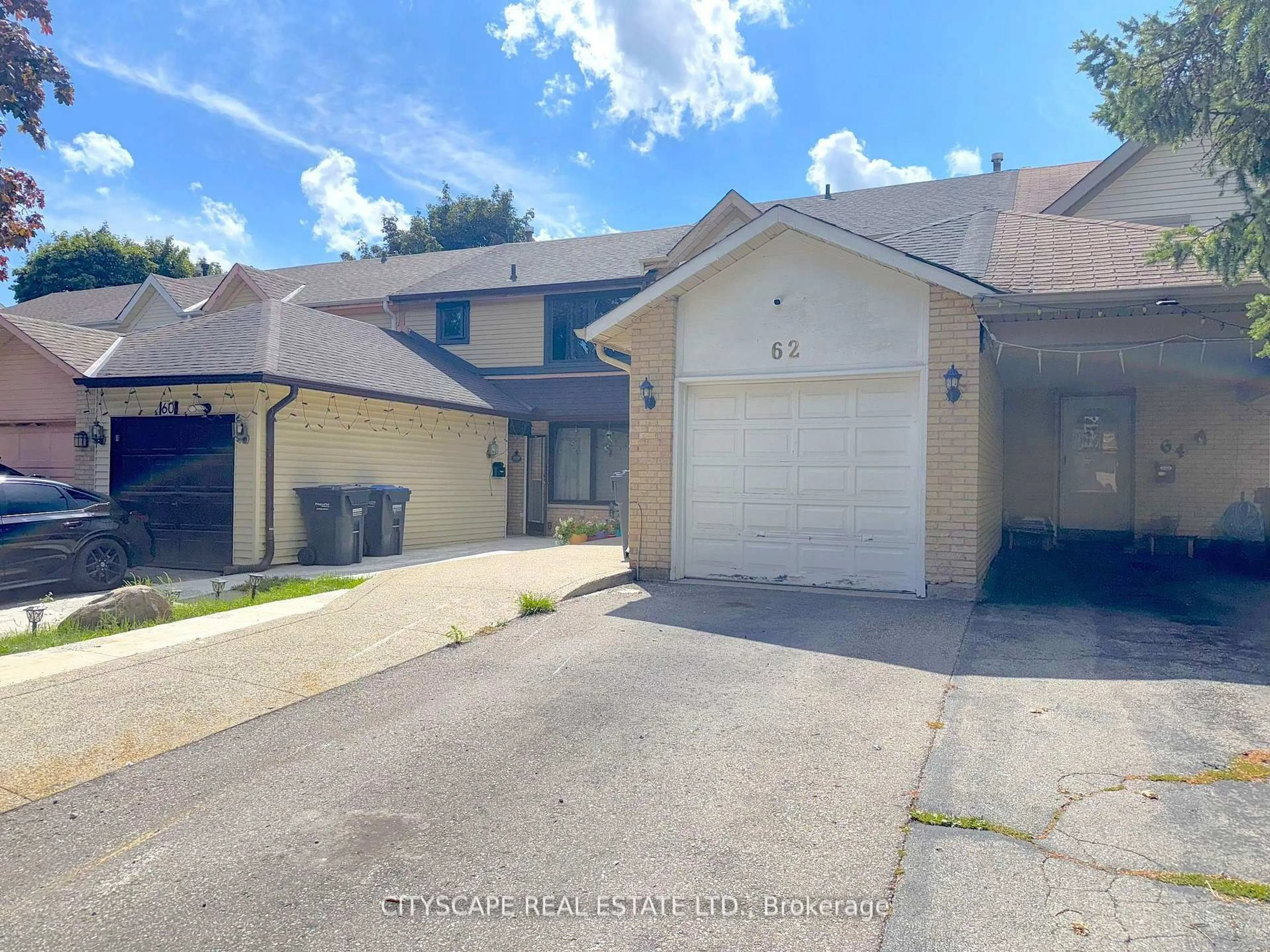 A pic from outside/outdoor area/front of a property/back of a property/a pic from drone, street for 62 Barrington Cres, Brampton Ontario L6Z 1N3