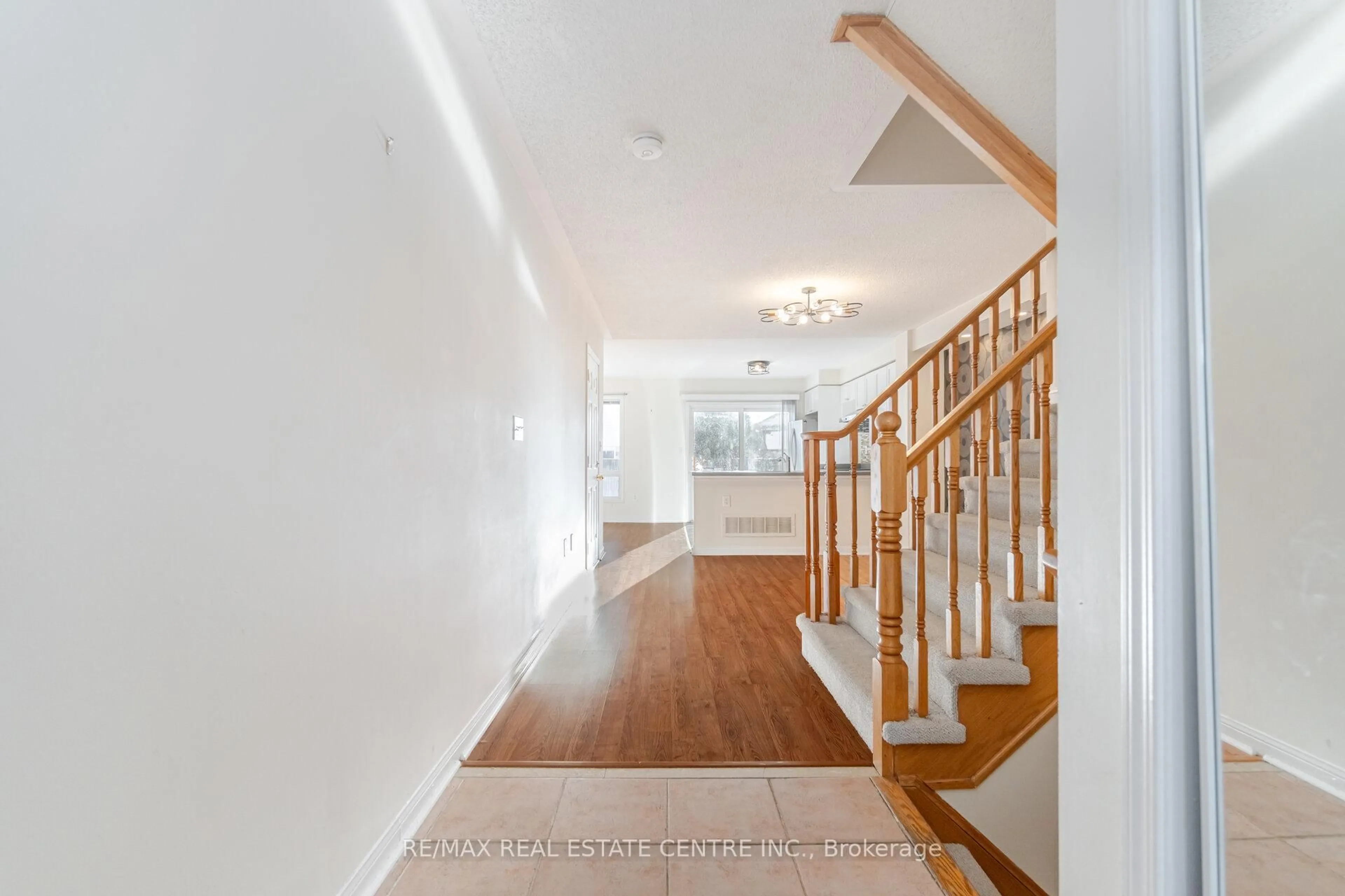 Unknown for 454 Collis Crt, Milton Ontario L9T 5N1