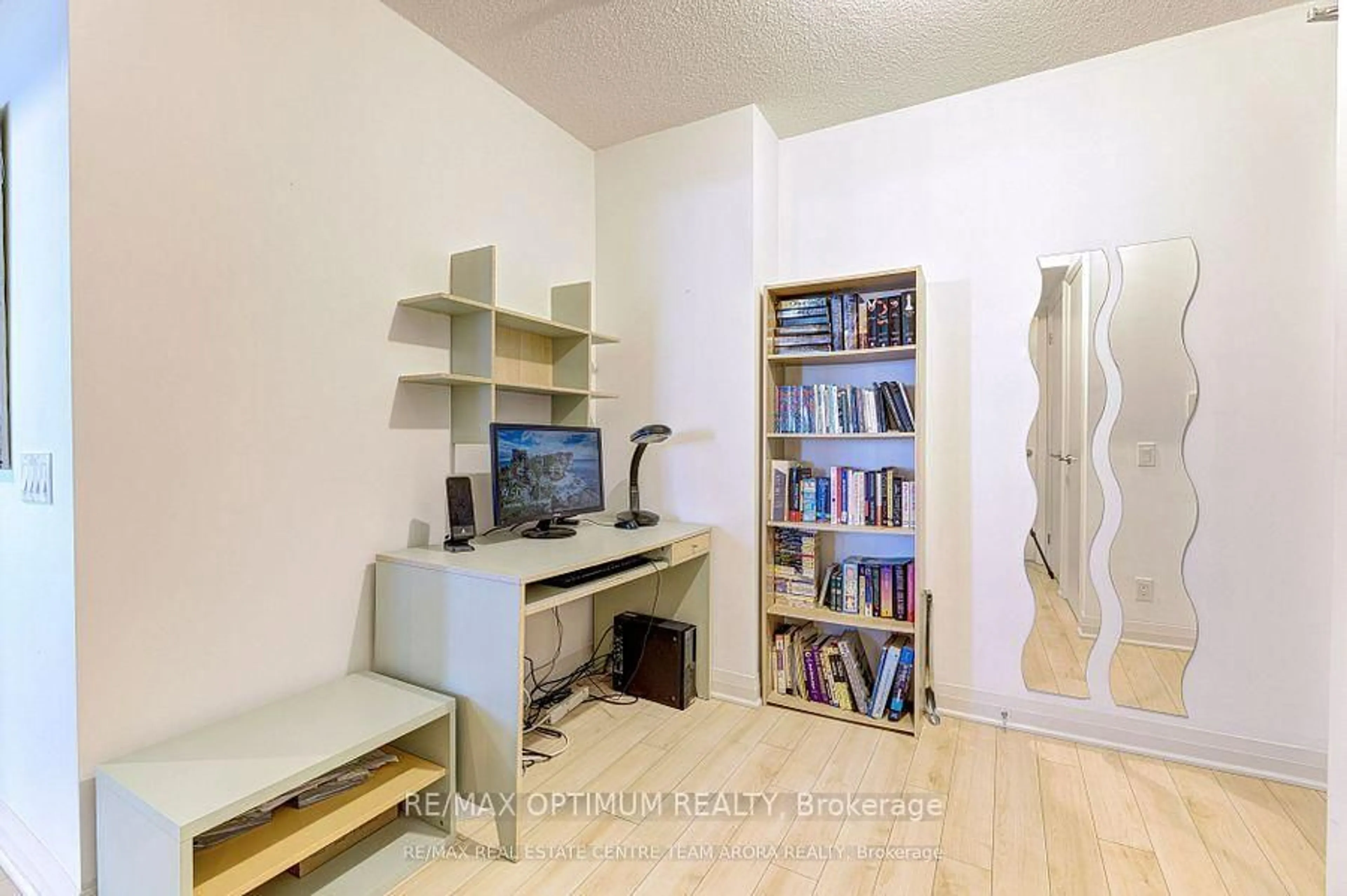 A pic of a room for 5 Valhalla Inn Rd #1204, Toronto Ontario M9B 0B1