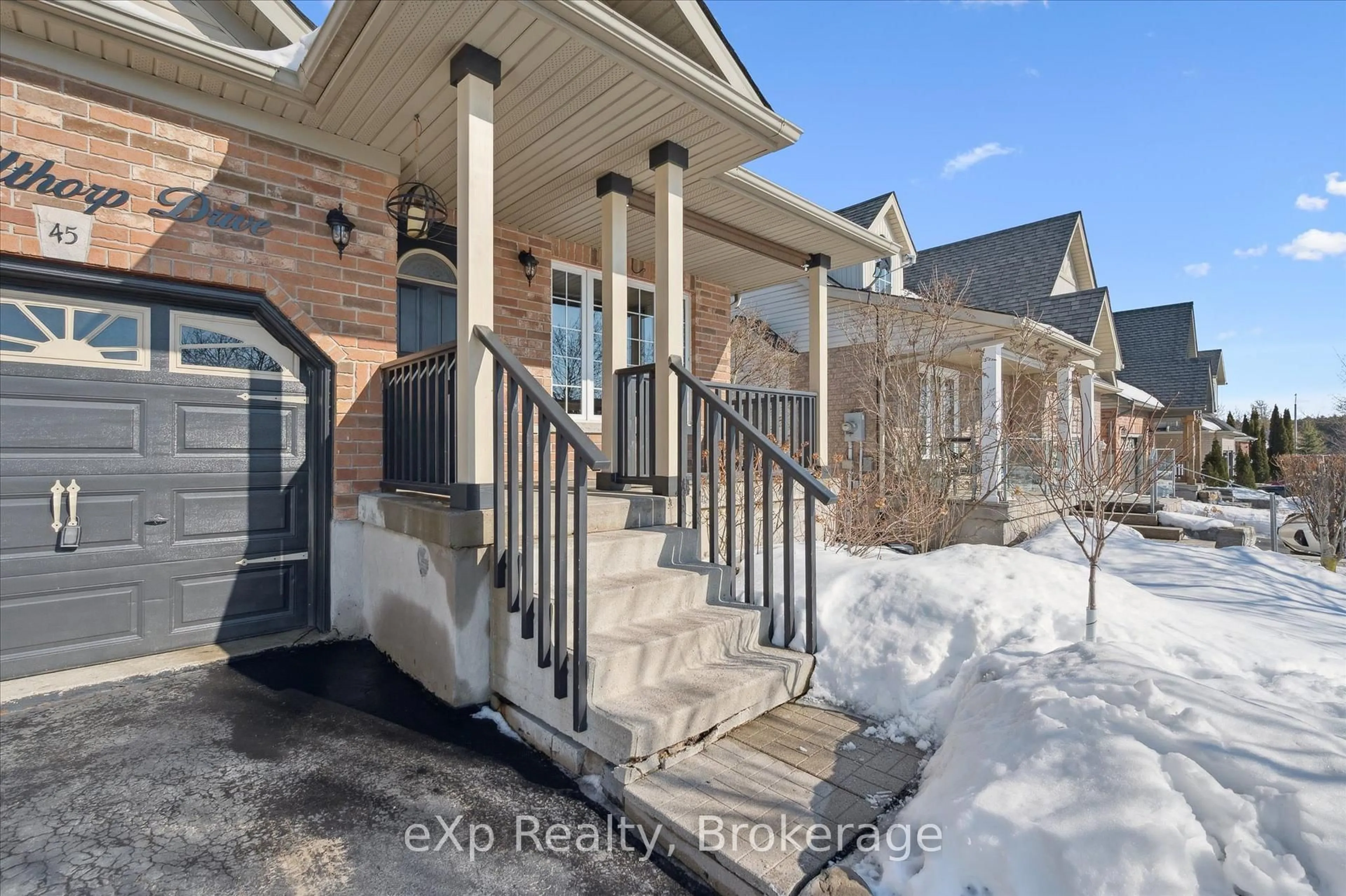 Indoor entryway for 45 Althorp Dr, Orangeville Ontario L9W 5H8