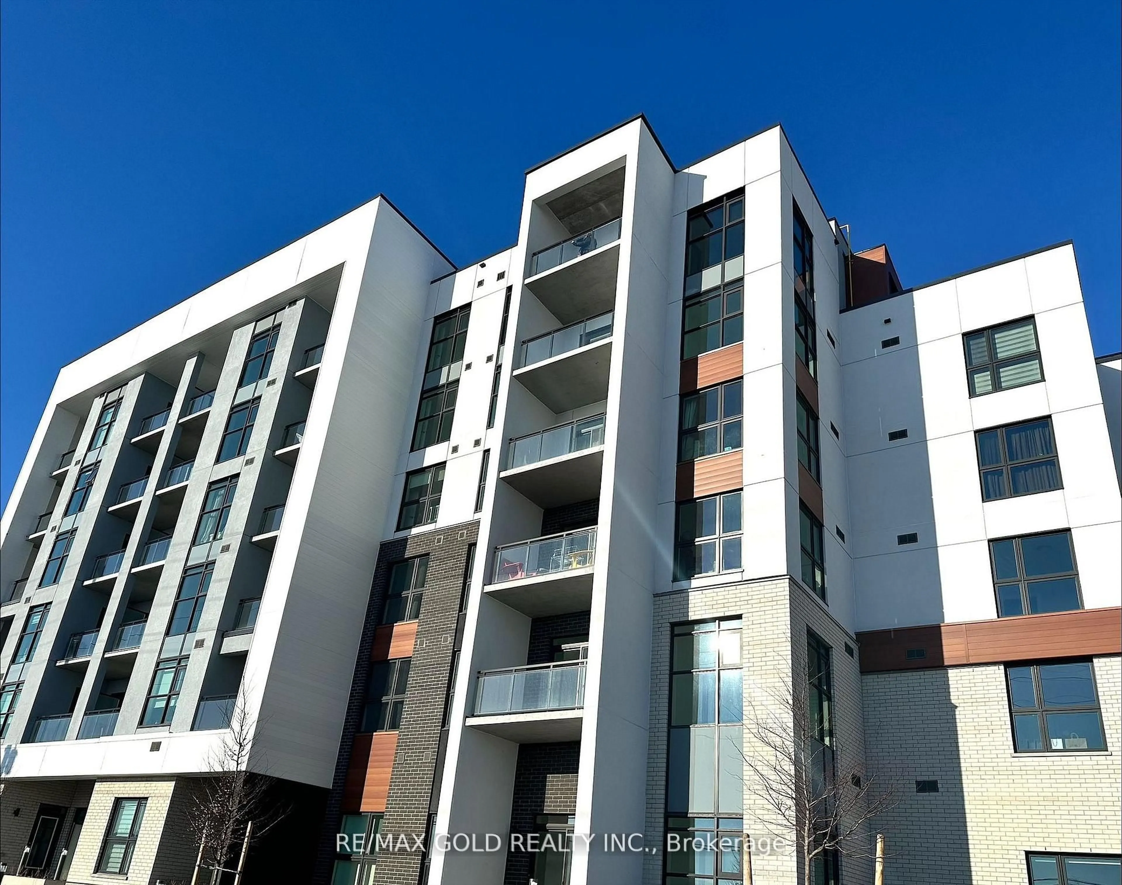 A pic from outside/outdoor area/front of a property/back of a property/a pic from drone, building for 490 Gordon Krantz Ave #423, Milton Ontario L9E 1Z5