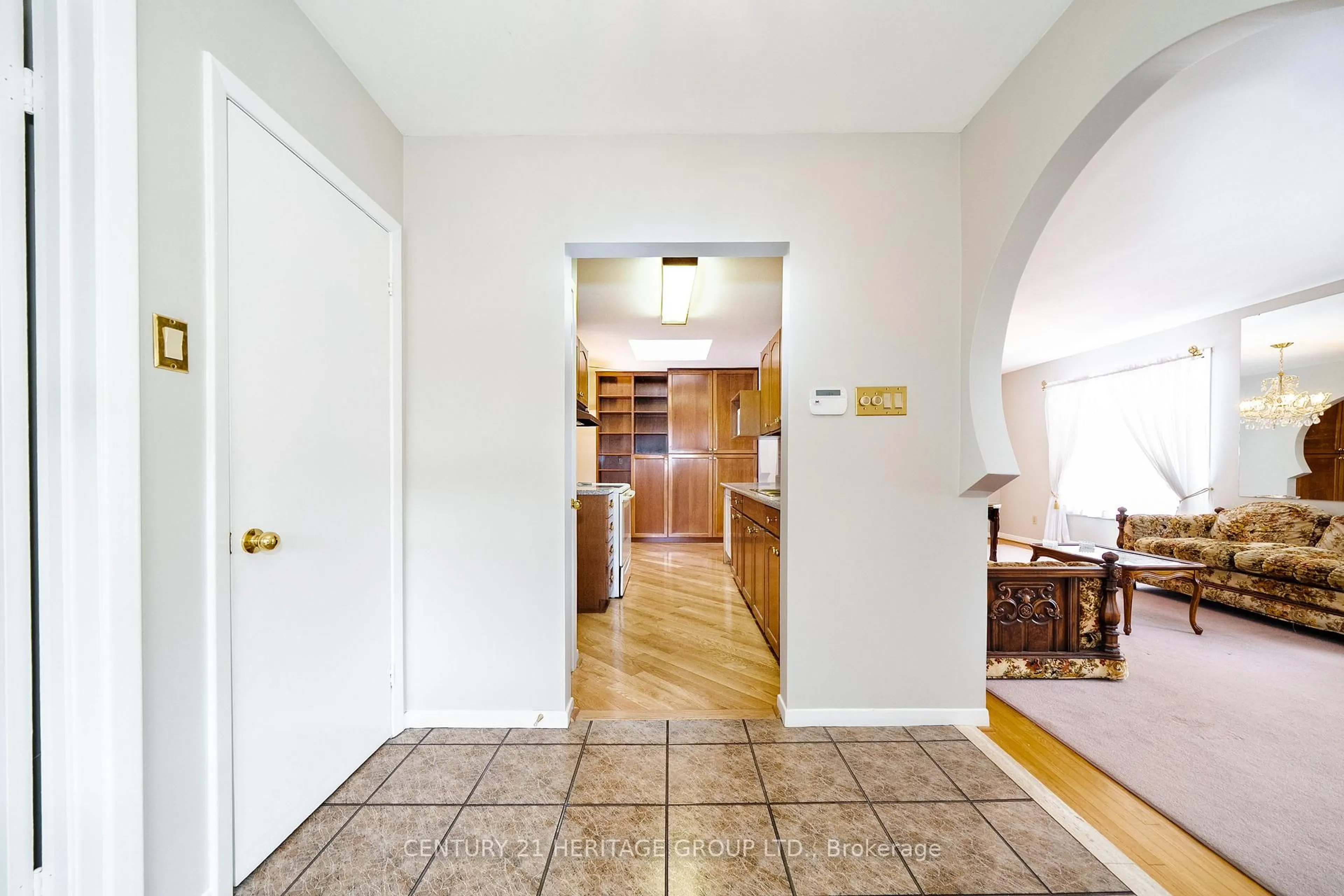 Indoor entryway for 14 Council Cres, Toronto Ontario M3J 1J6