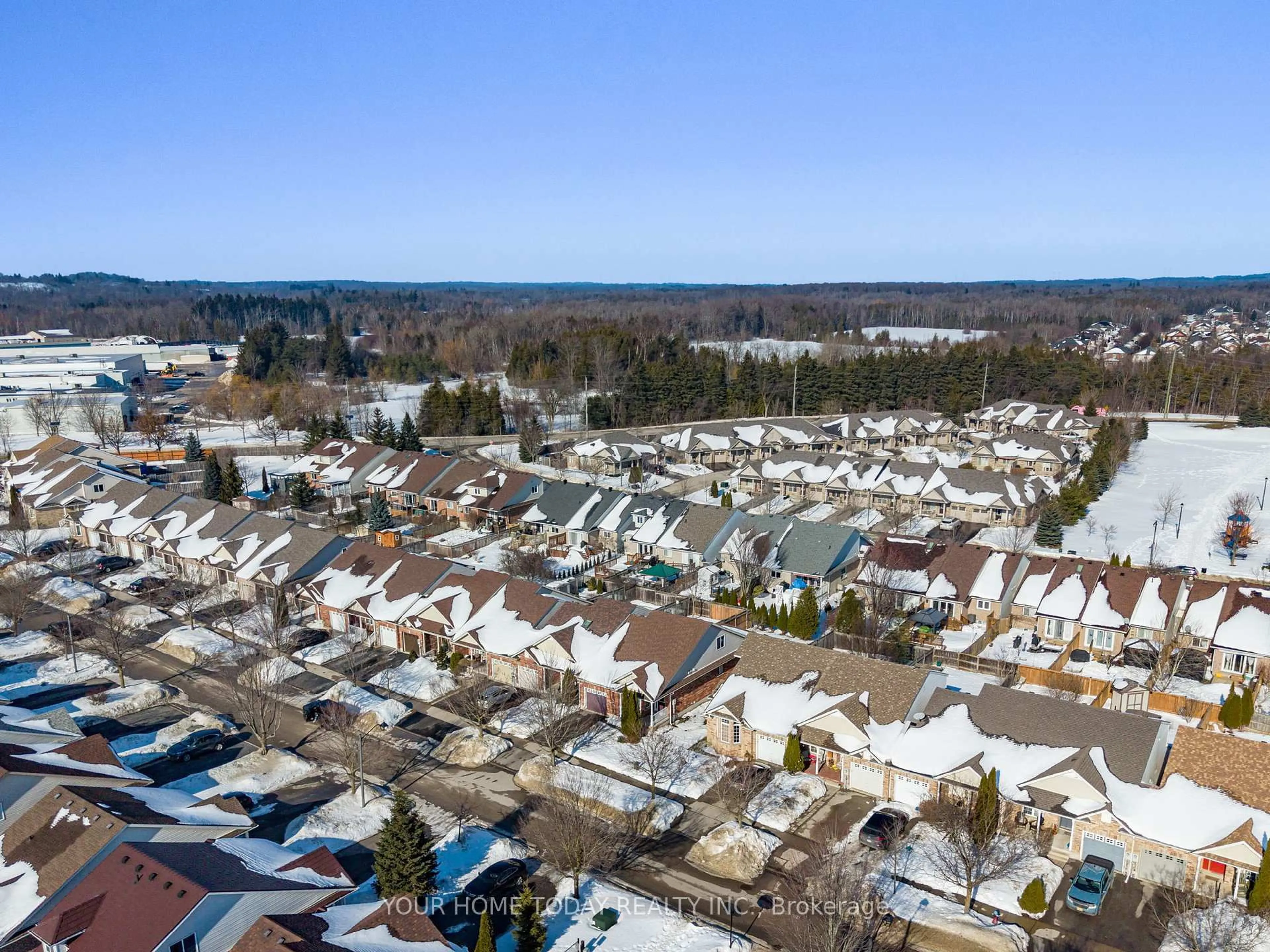 A pic from outside/outdoor area/front of a property/back of a property/a pic from drone, street for 71 Doctor Moore Crt, Halton Hills Ontario L7J 3A6