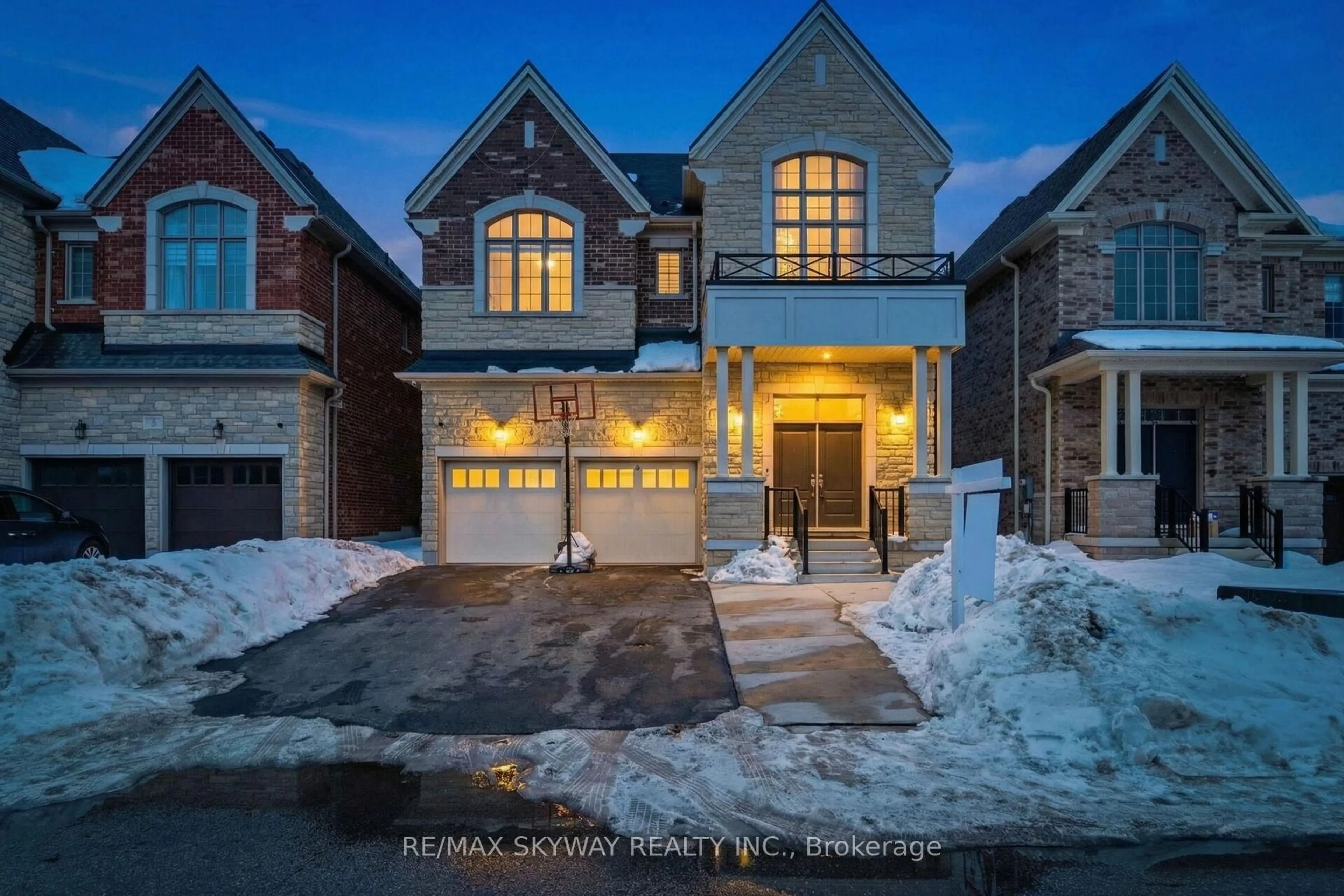 Home with brick exterior material, street for 22 Tamworth Crt, Brampton Ontario L6Y 4S4