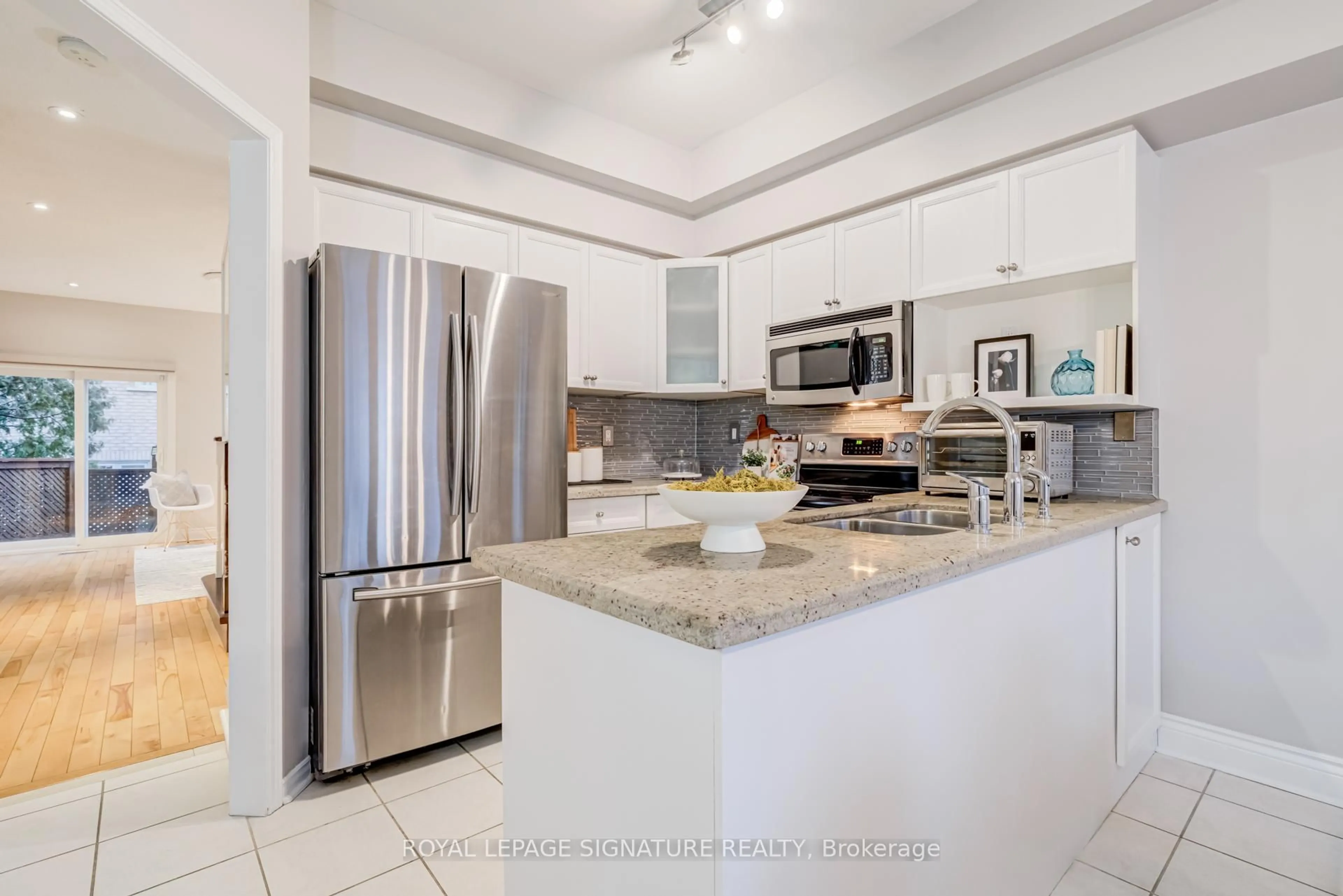 Open concept kitchen, ceramic/tile floor for 97 Harbourview Cres, Toronto Ontario M8V 4A9