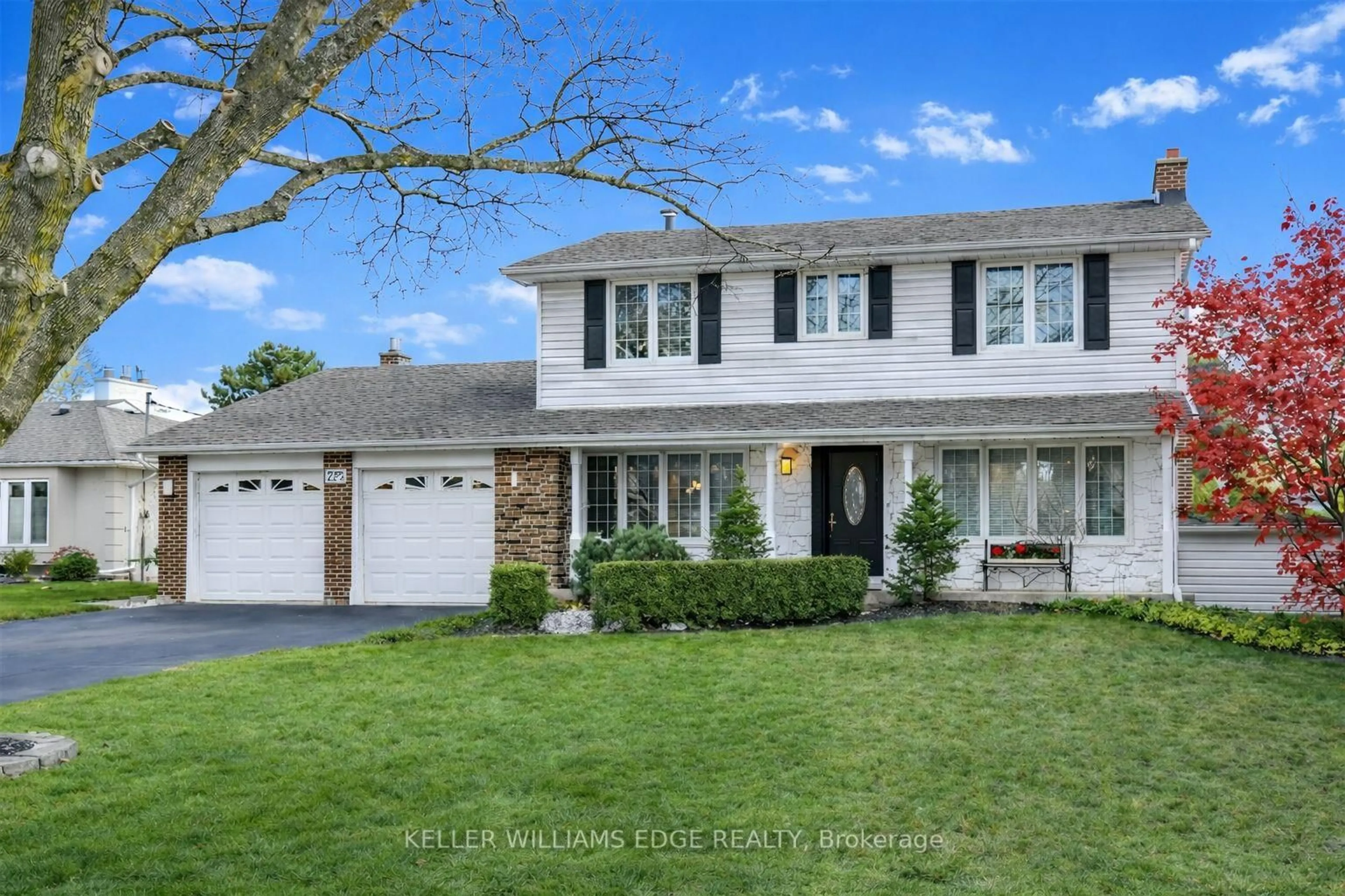 Home with vinyl exterior material, street for 275 Camborne Cres, Burlington Ontario L7N 2A4