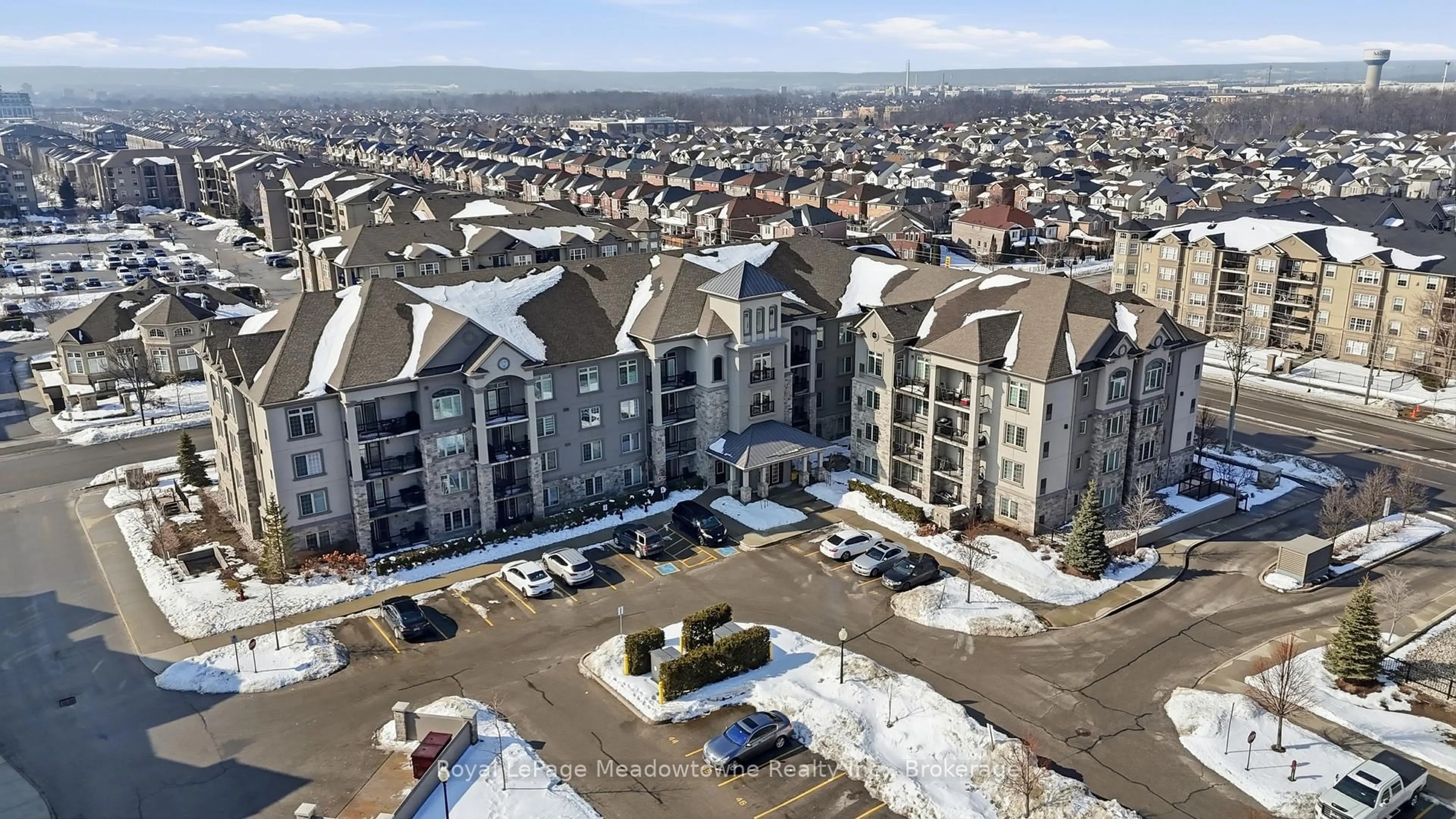 A pic from outside/outdoor area/front of a property/back of a property/a pic from drone, city buildings view from balcony for 1440 MAIN St #114, Milton Ontario L9T 8W6