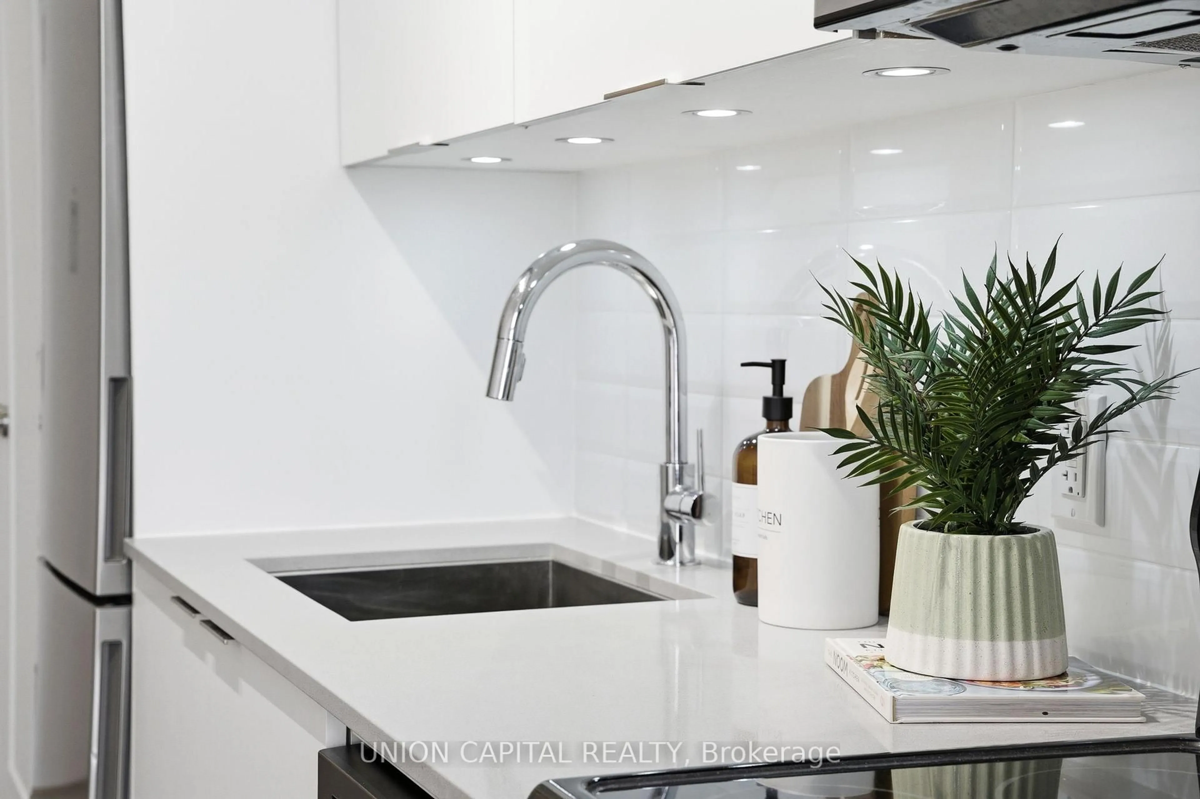 Contemporary kitchen, ceramic/tile floor for 56 Annie Craig Dr #305, Toronto Ontario M8V 0C8