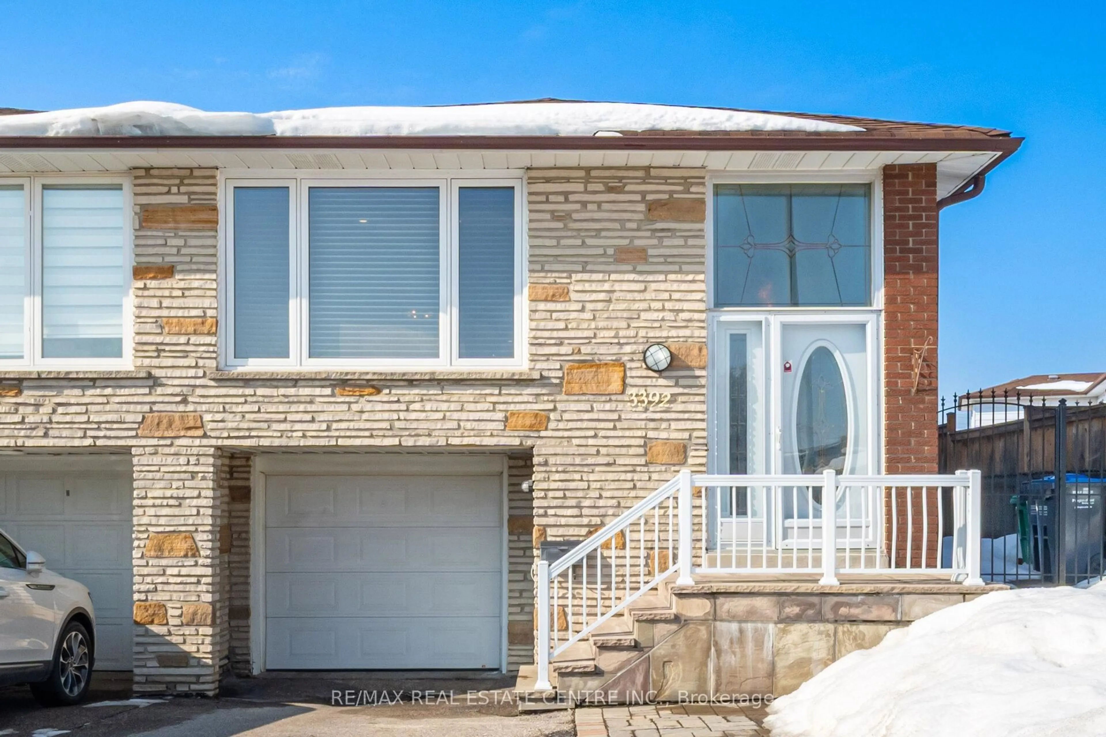 Home with brick exterior material, street for 3392 Homark Dr, Mississauga Ontario L4Y 2K7