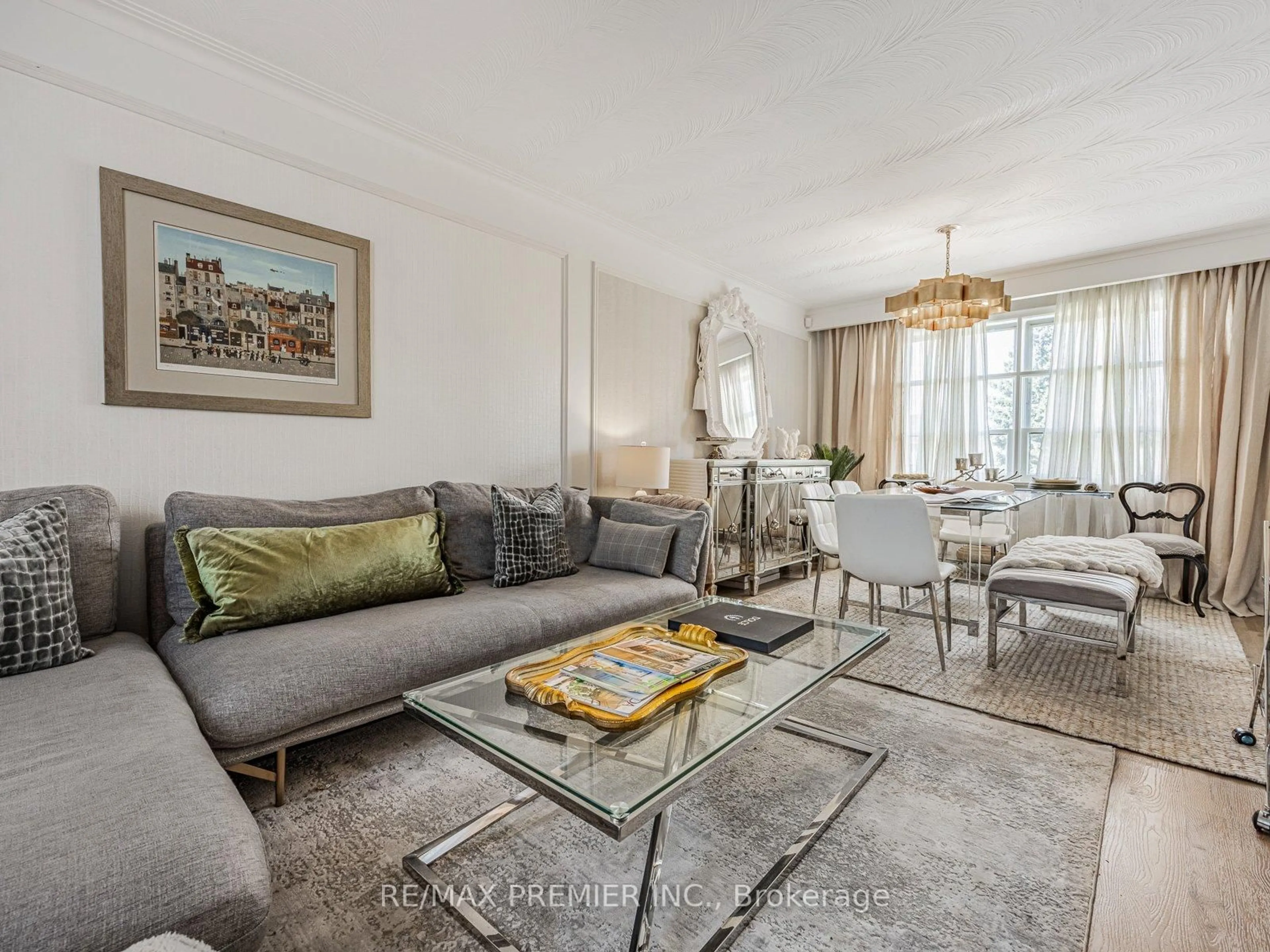 Living room with furniture, unknown for 1368 Tansley Dr, Oakville Ontario L6L 2N4