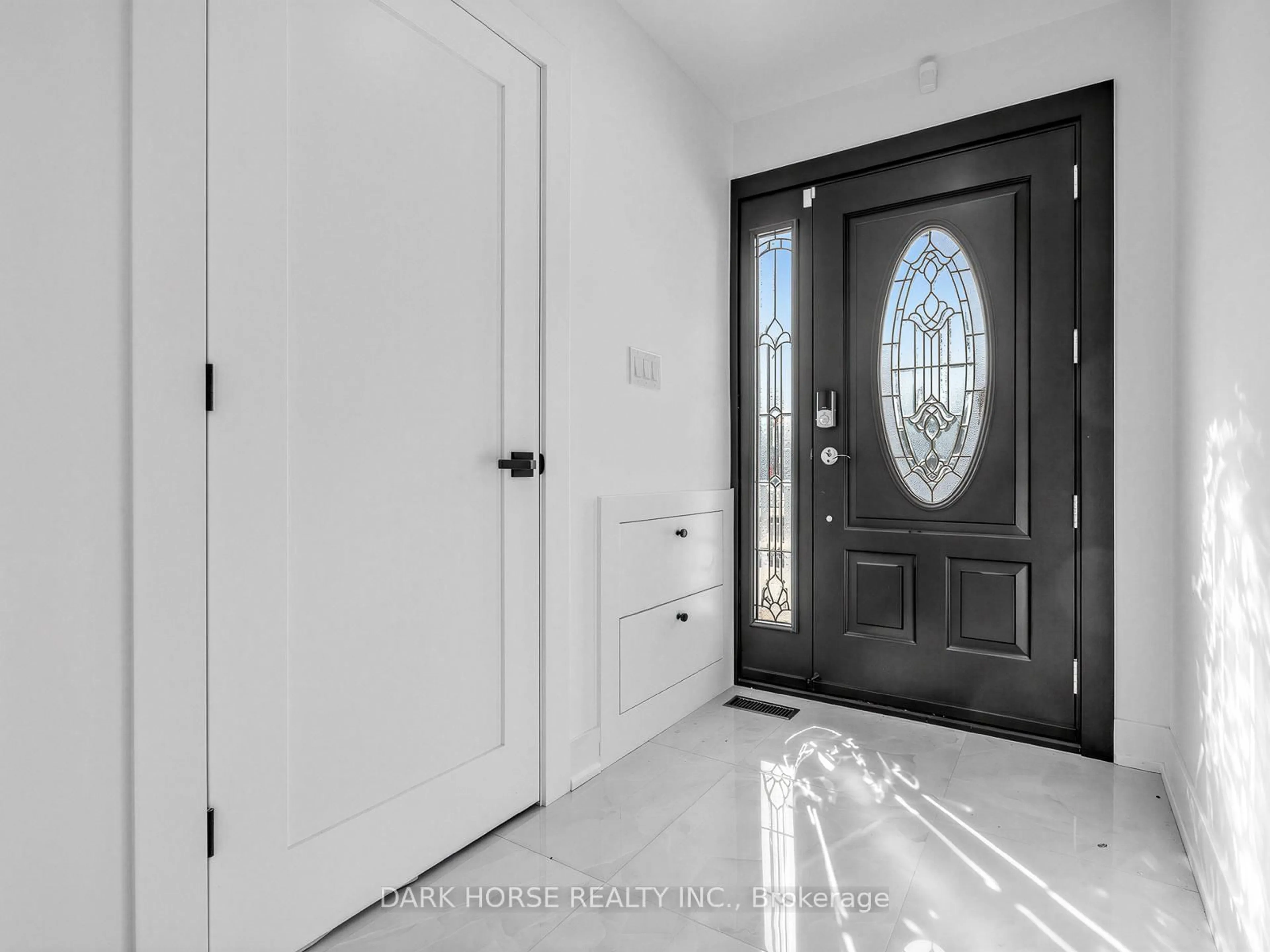 Indoor entryway for 3620 Nadine Cres, Mississauga Ontario L5A 3L6