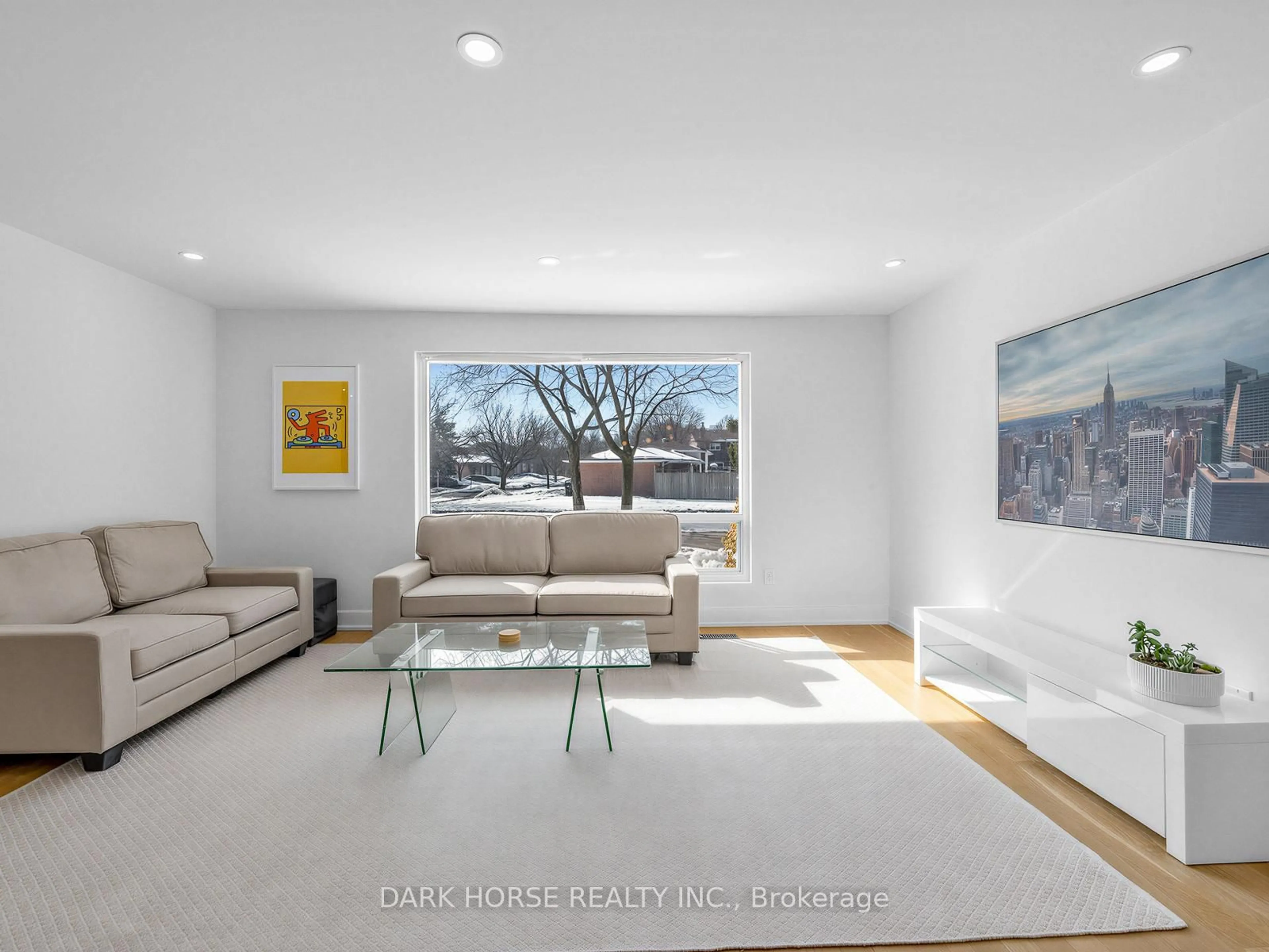 Living room with furniture, unknown for 3620 Nadine Cres, Mississauga Ontario L5A 3L6