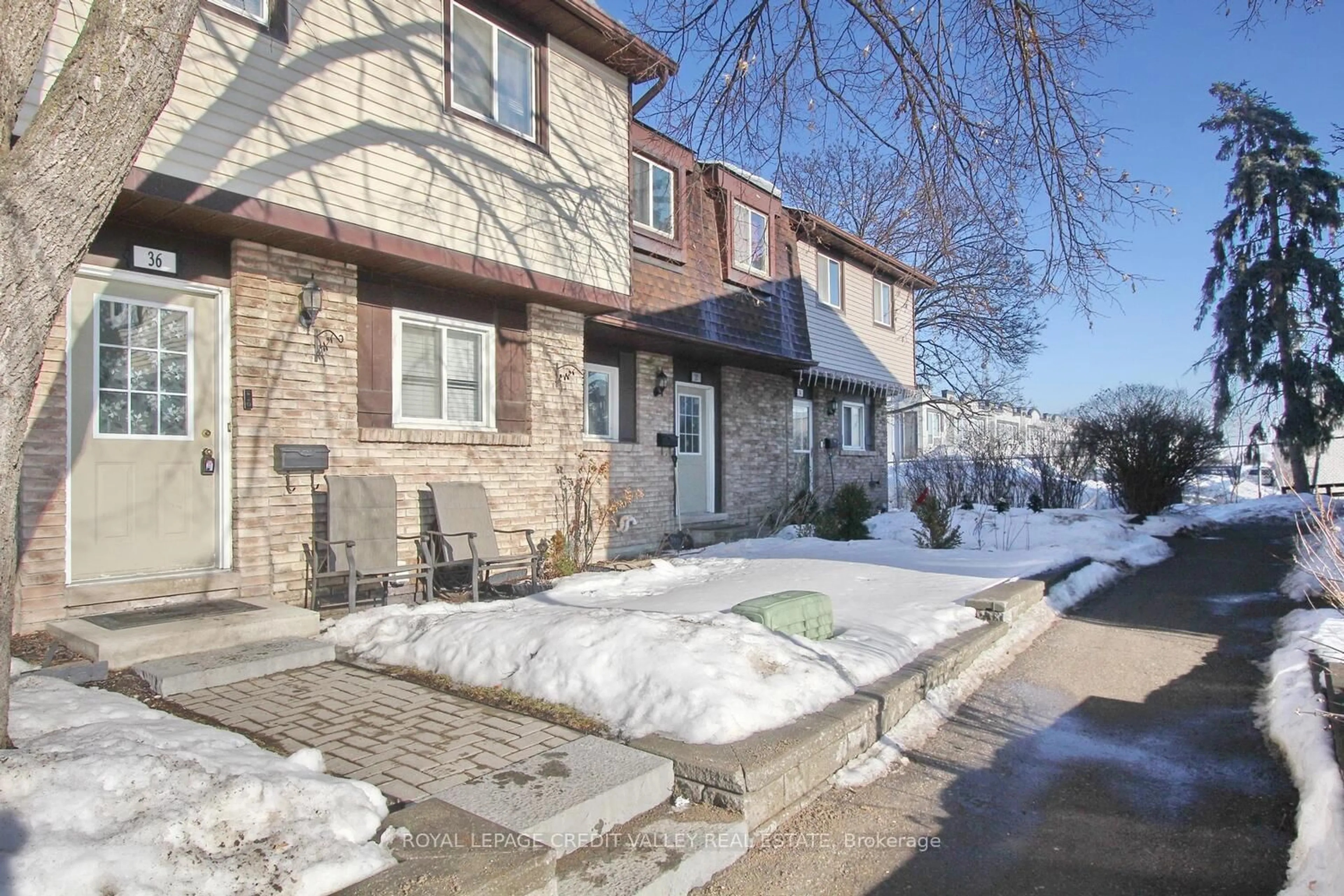 Patio, street for 45 Hansen Rd #36, Brampton Ontario L6V 3C5