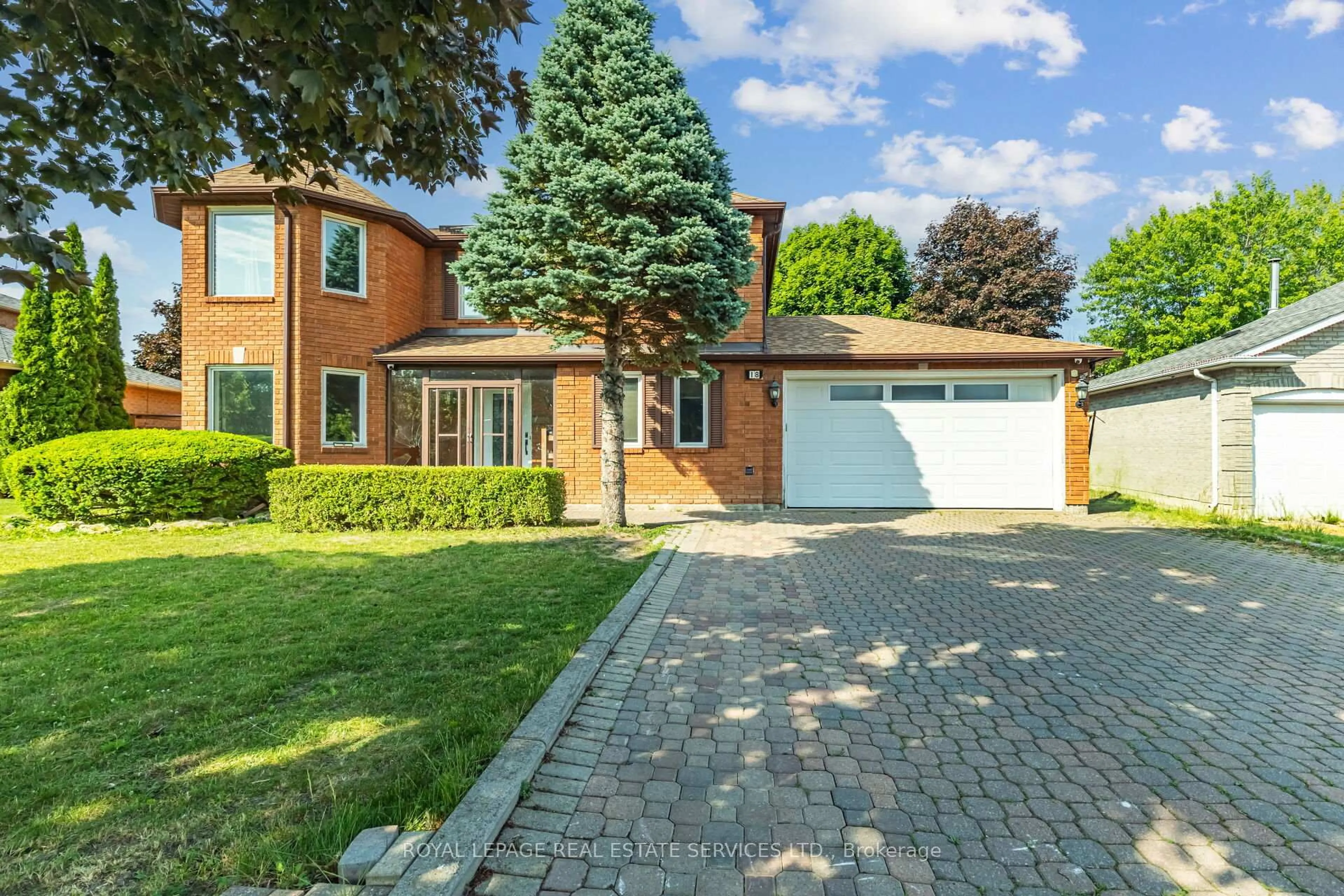 Home with brick exterior material, street for 18 Tremont Crt, Brampton Ontario L6Z 4C8