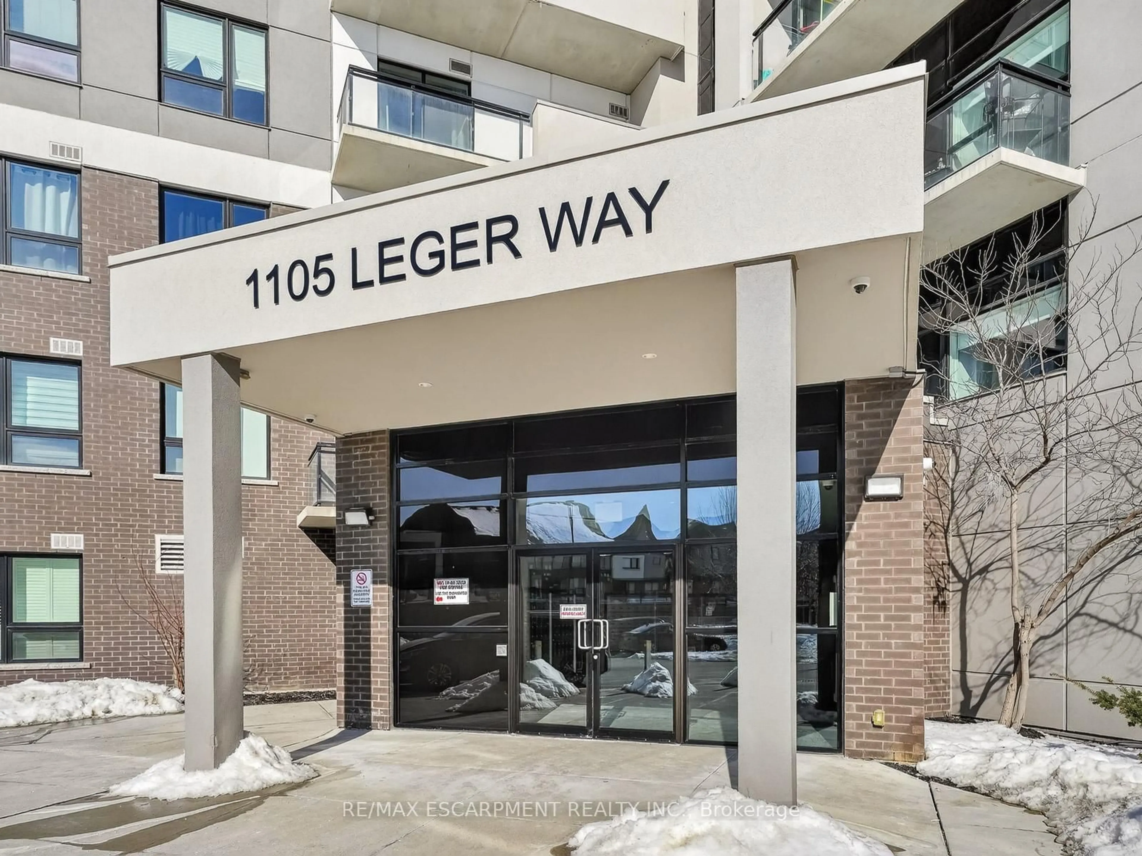 Indoor entryway for 1105 LEGER Way #631, Milton Ontario L9E 1K7