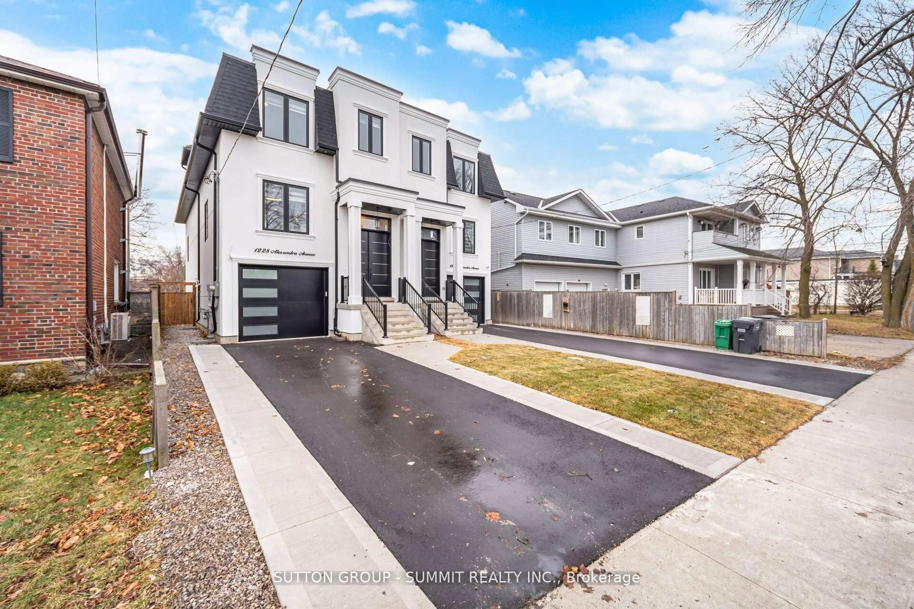 Unknown for 1228 Alexandra Ave, Mississauga Ontario L5E 2A5