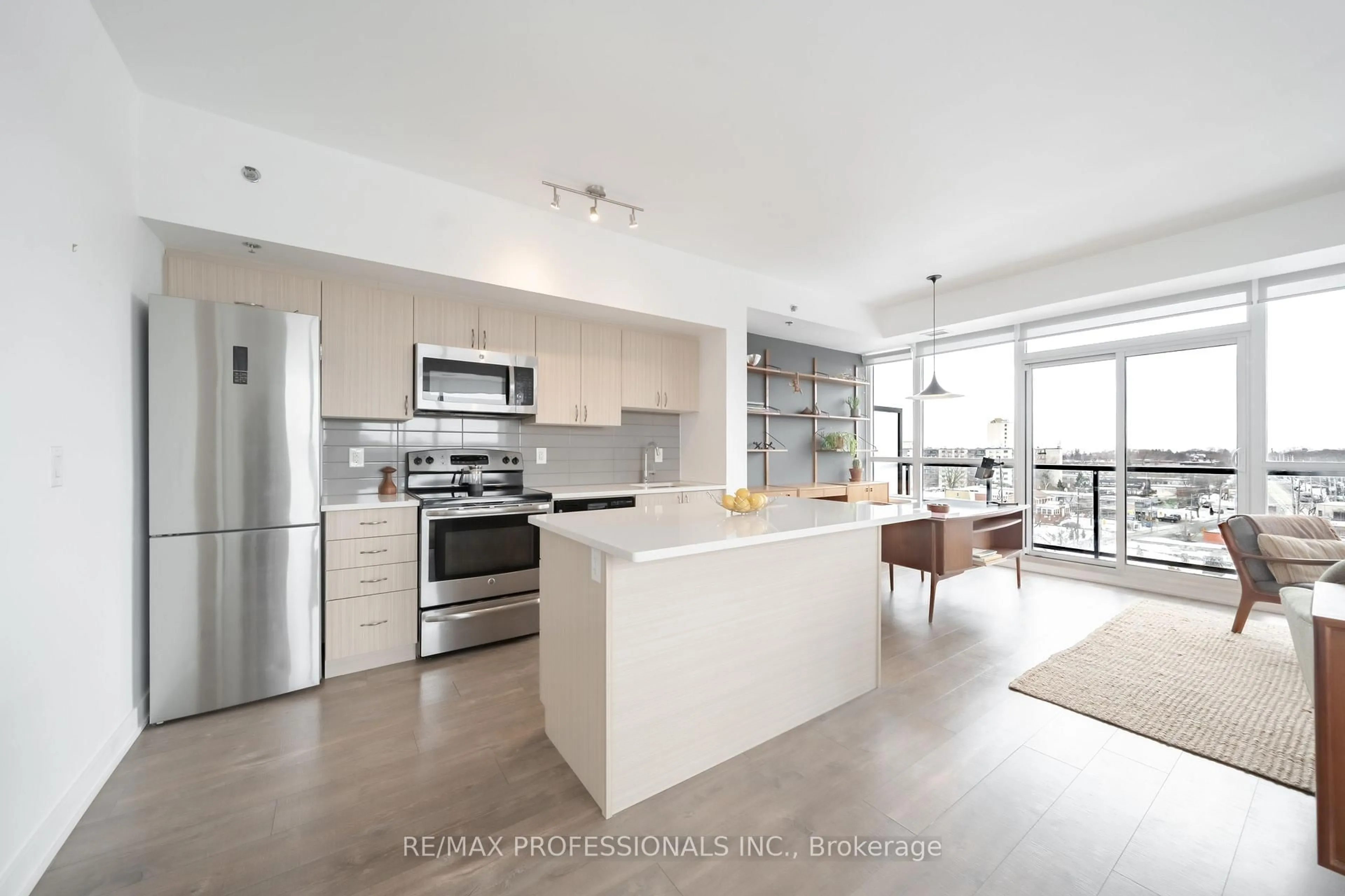 Open concept kitchen, unknown for 11 Superior Ave #811, Toronto Ontario M8V 0A7