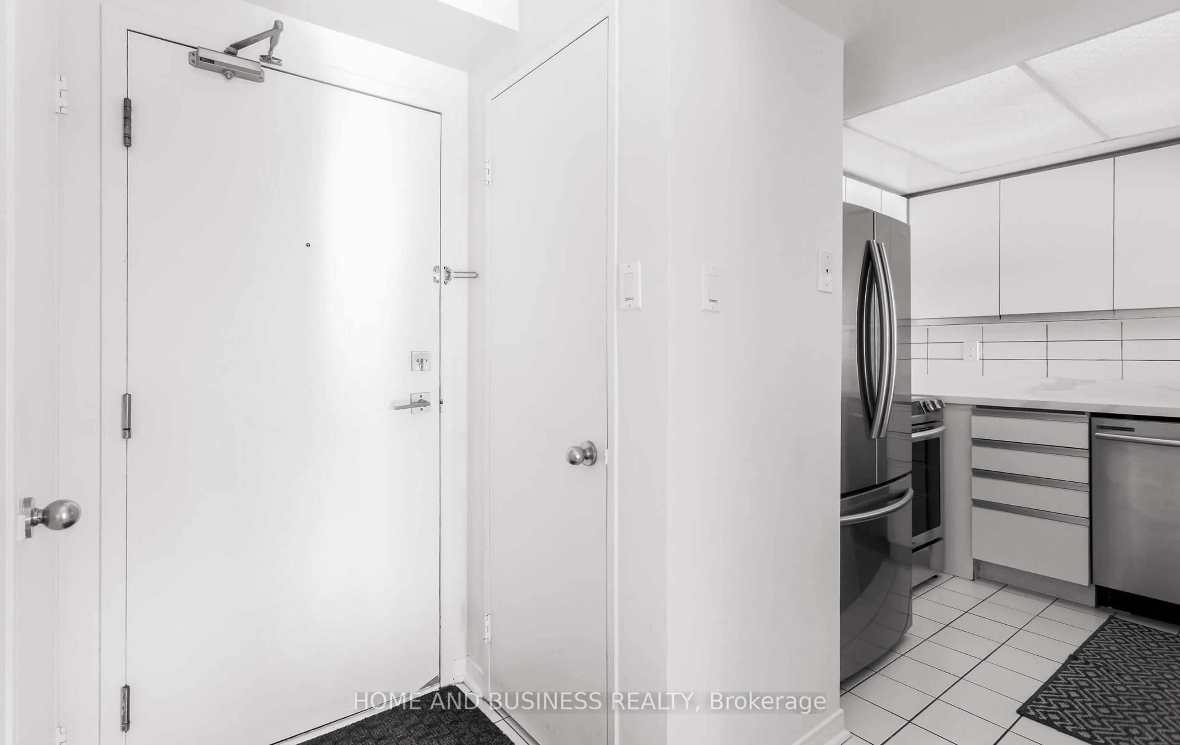 Unknown for 75 King St #706, Mississauga Ontario L5A 4G5