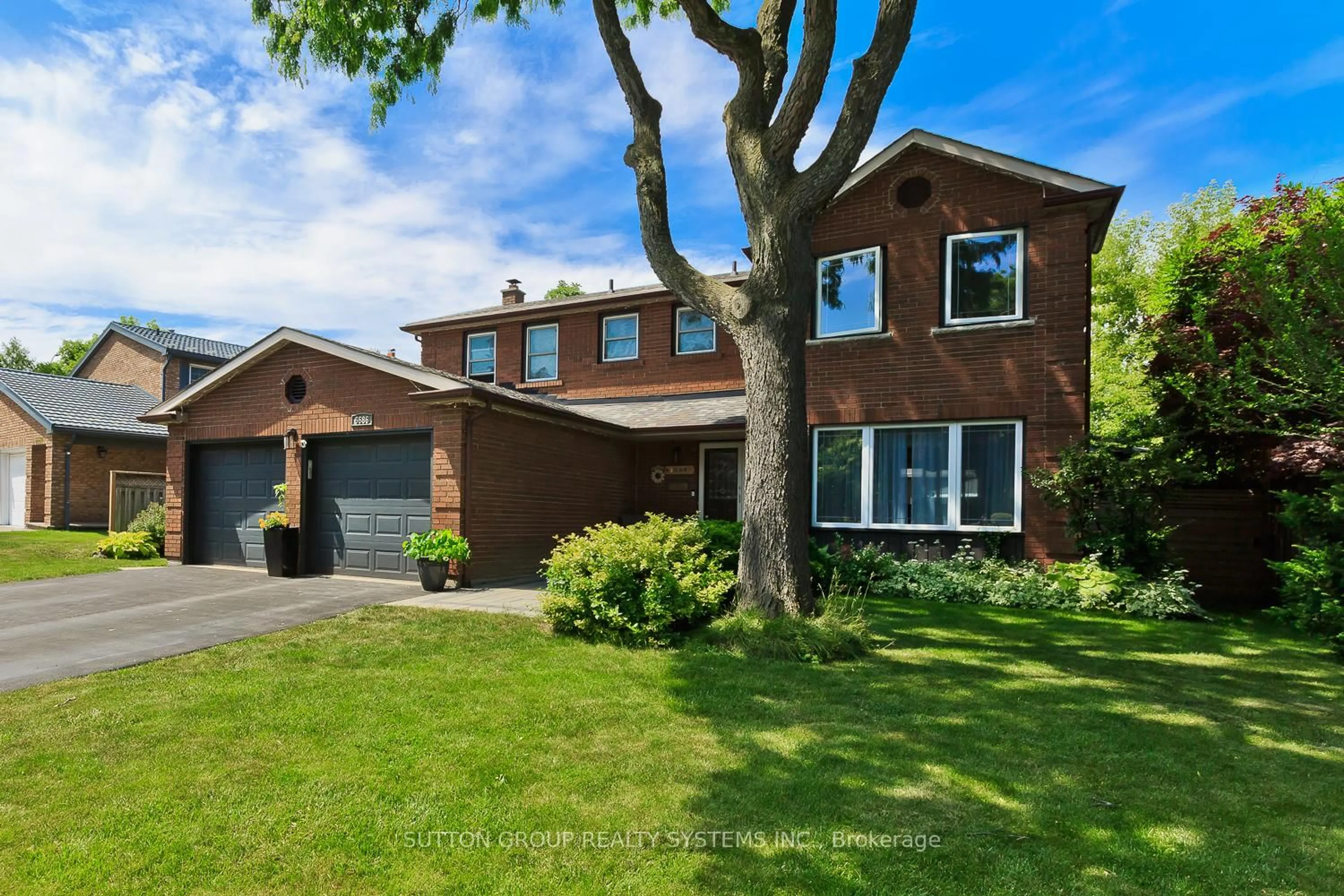 Home with brick exterior material, street for 6686 Barrisdale Dr, Mississauga Ontario L5N 2H3