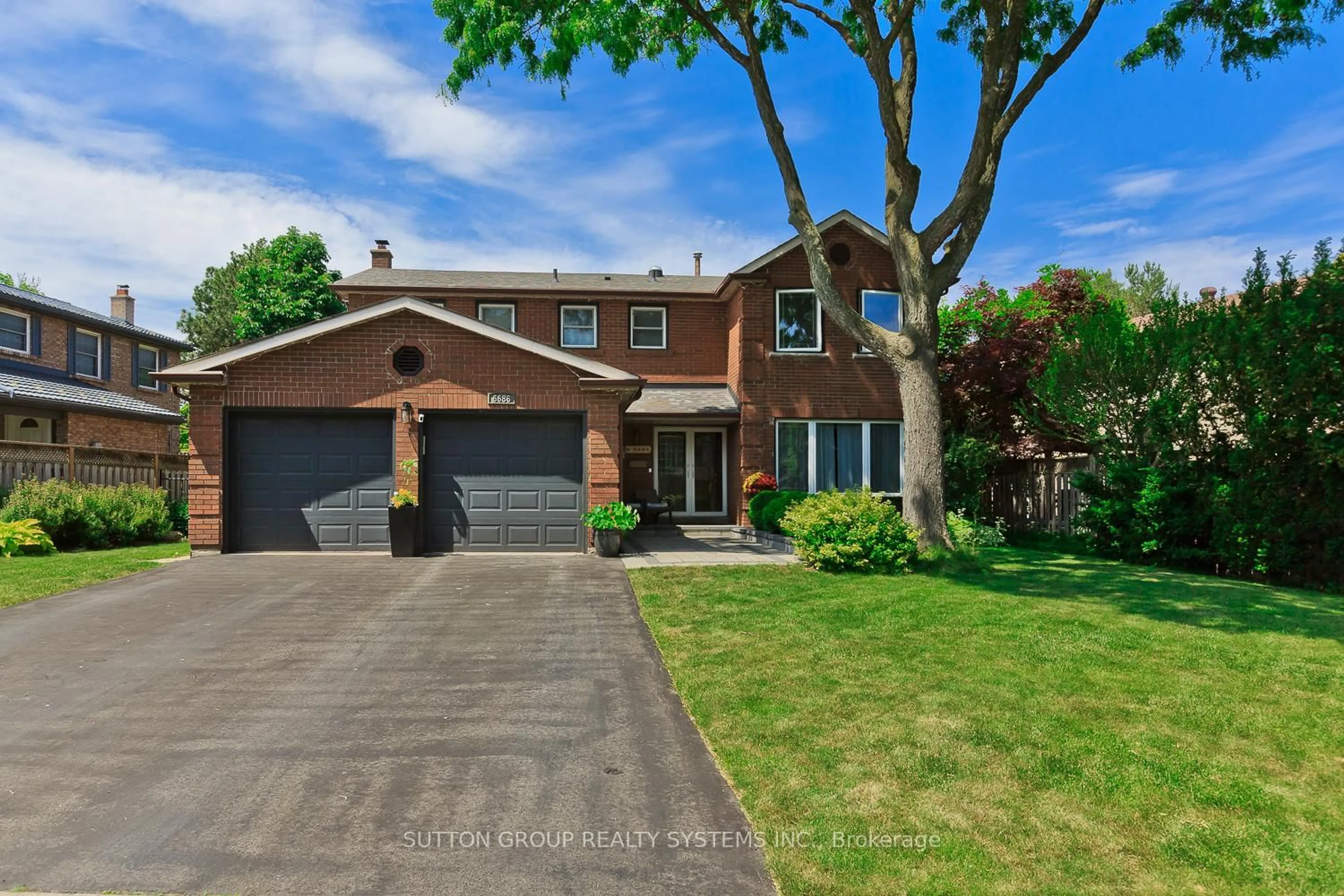 Home with brick exterior material, street for 6686 Barrisdale Dr, Mississauga Ontario L5N 2H3