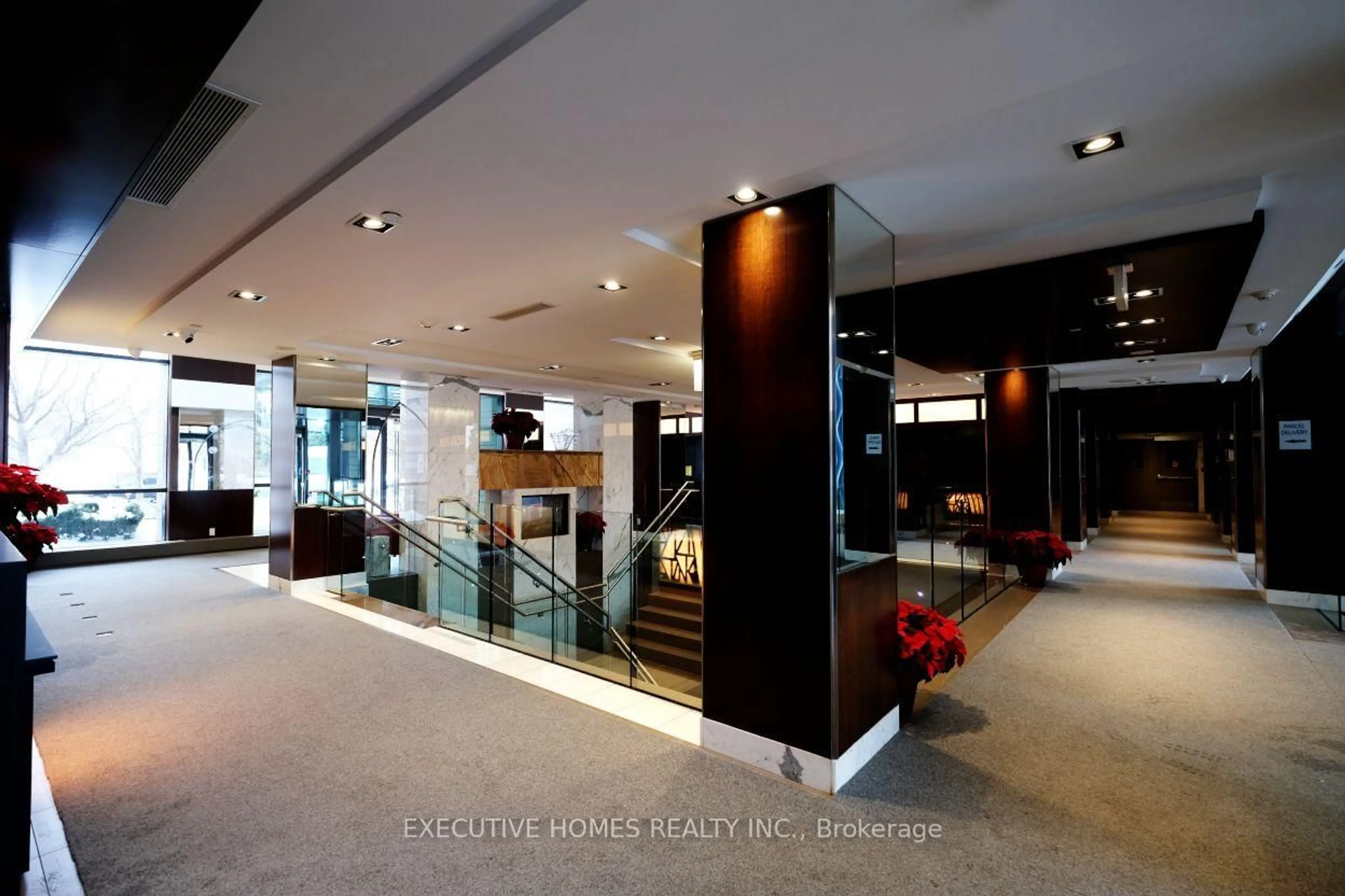 Indoor foyer for 225 Sherway Gardens Rd #Ph101, Toronto Ontario M9C 0A3