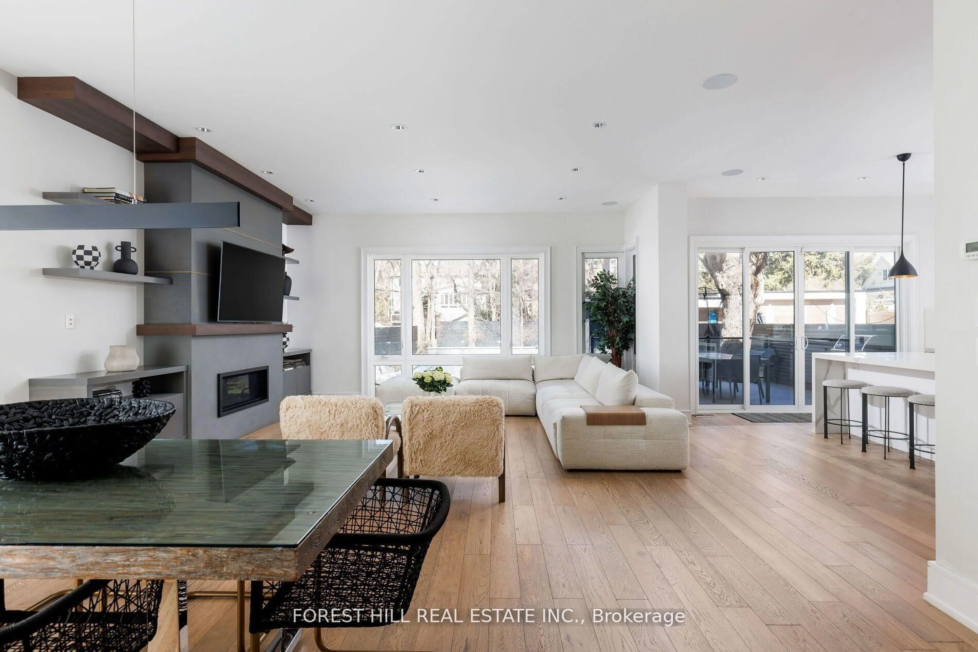 Unknown for 8 Nora Rd, Toronto Ontario M9A 1C9