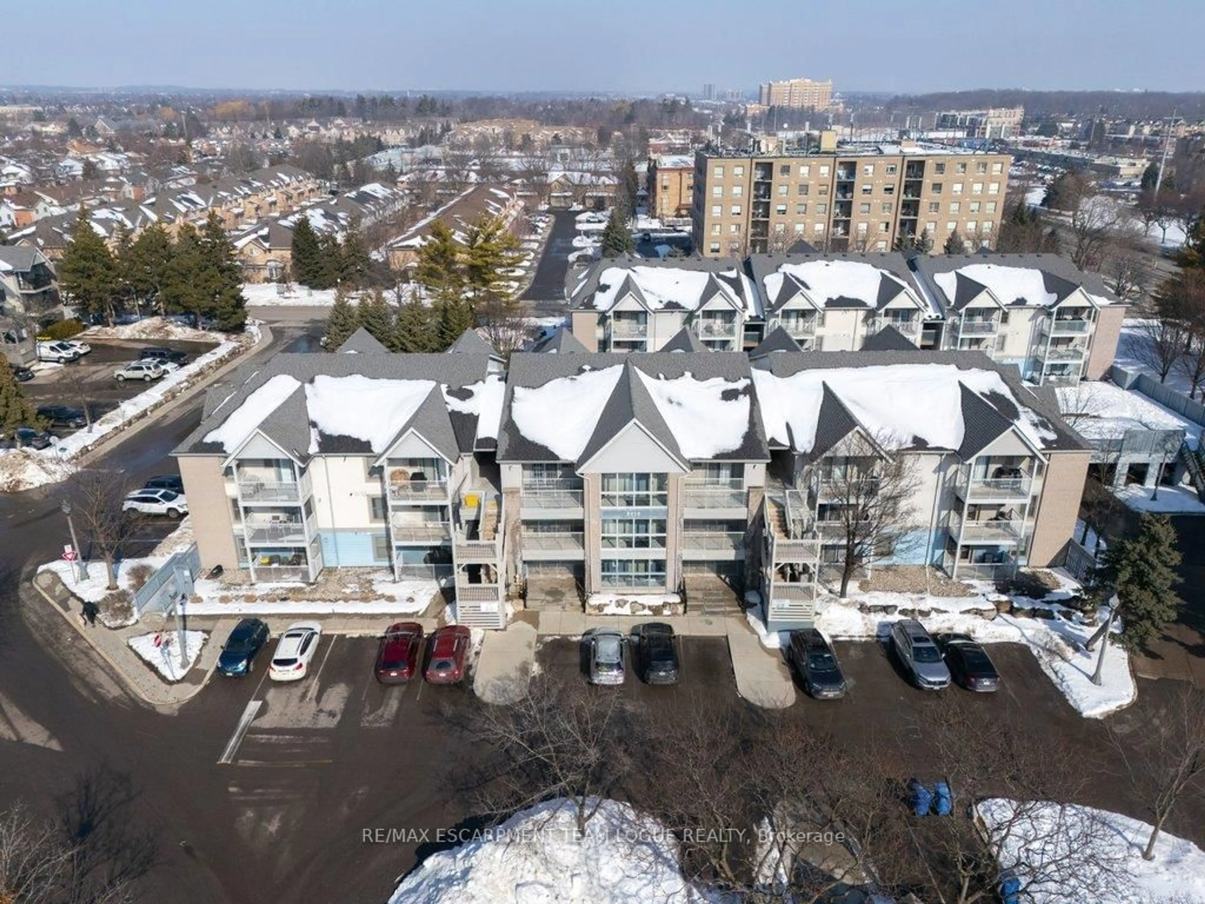 A pic from outside/outdoor area/front of a property/back of a property/a pic from drone, city buildings view from balcony for 2010 Cleaver Ave #211, Burlington Ontario L7M 4C1