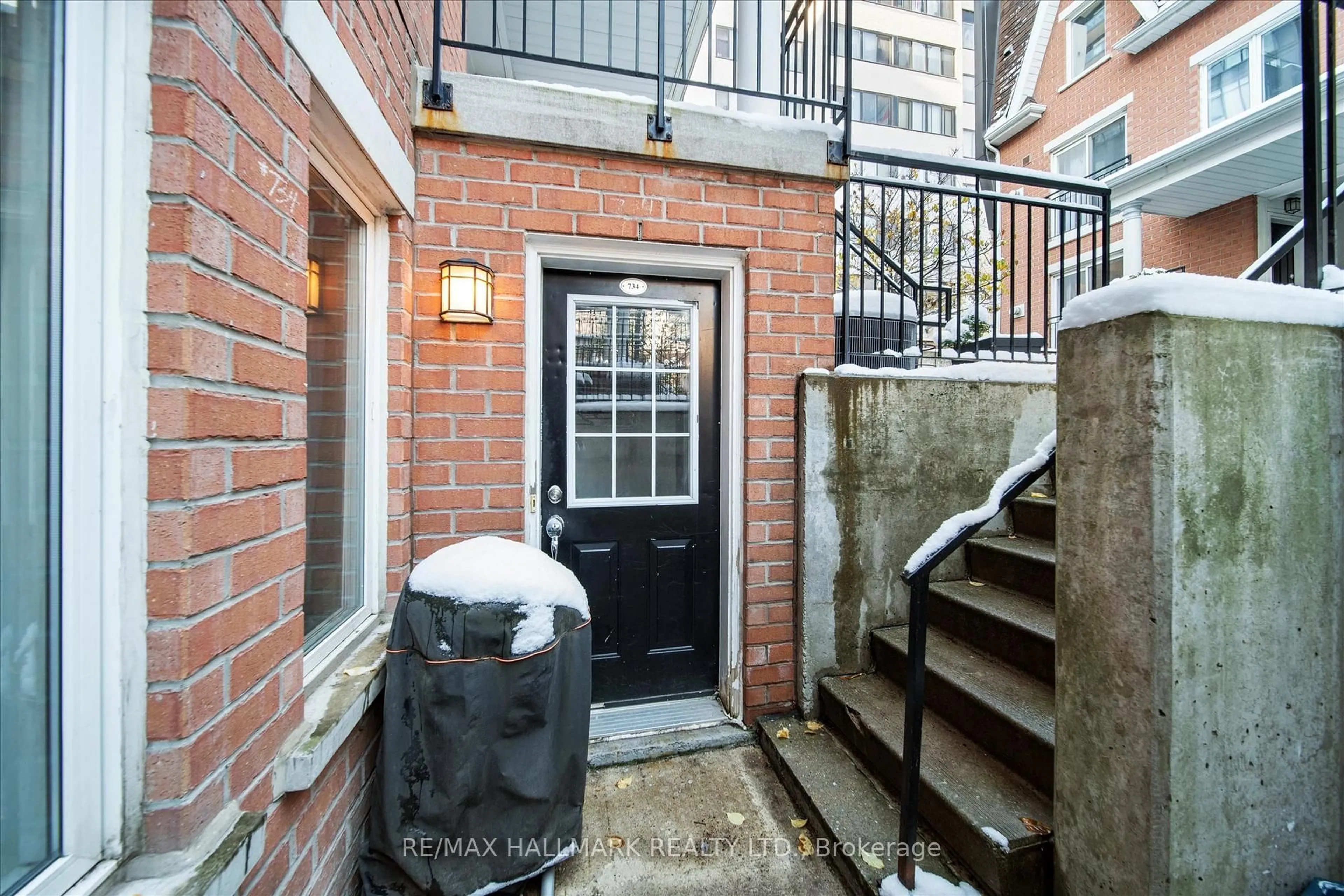 Unknown for 10 Laidlaw St #734, Toronto Ontario M6K 1X2