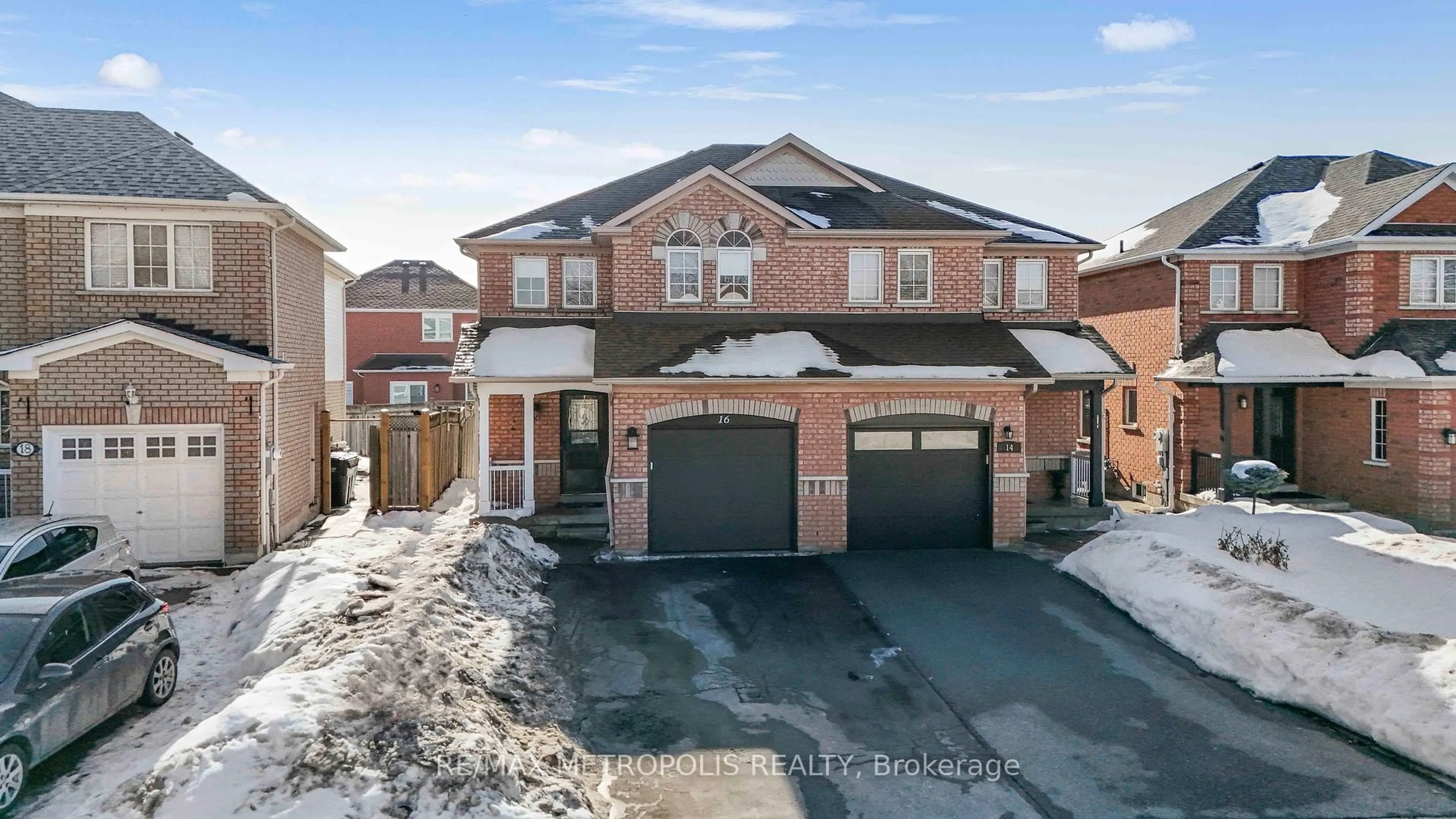 Unknown for 16 Twin Pines Cres, Brampton Ontario L7A 1M6