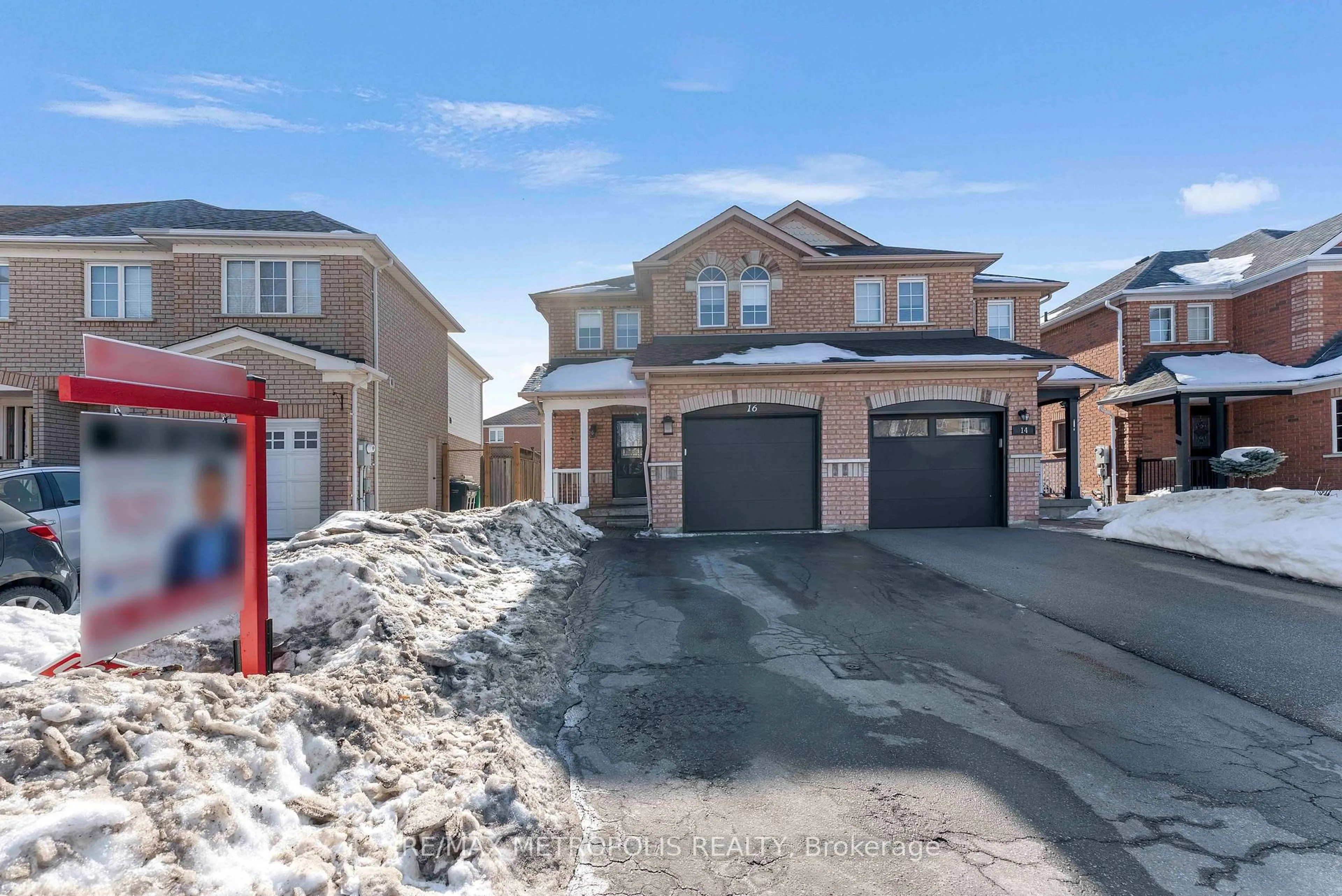 Unknown for 16 Twin Pines Cres, Brampton Ontario L7A 1M6