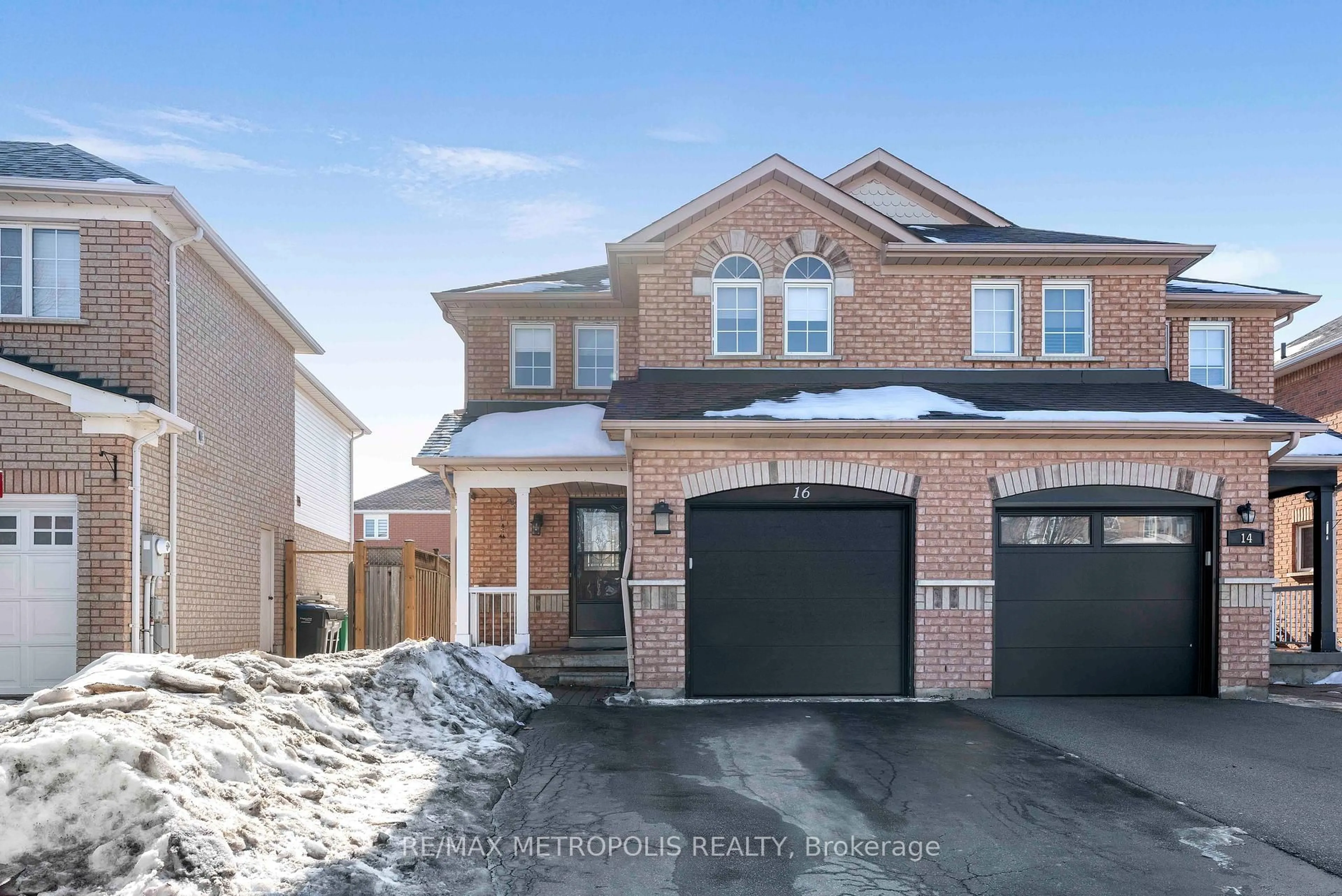 Home with brick exterior material, street for 16 Twin Pines Cres, Brampton Ontario L7A 1M6