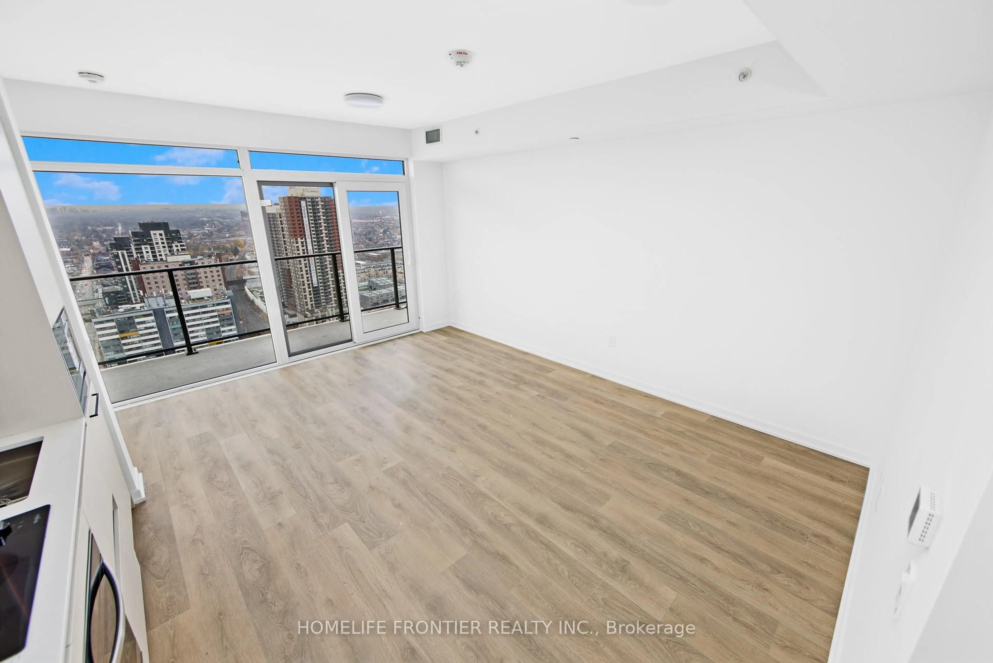 A pic of a room for 1285 Dupont St #2803, Toronto Ontario M6H 0E3