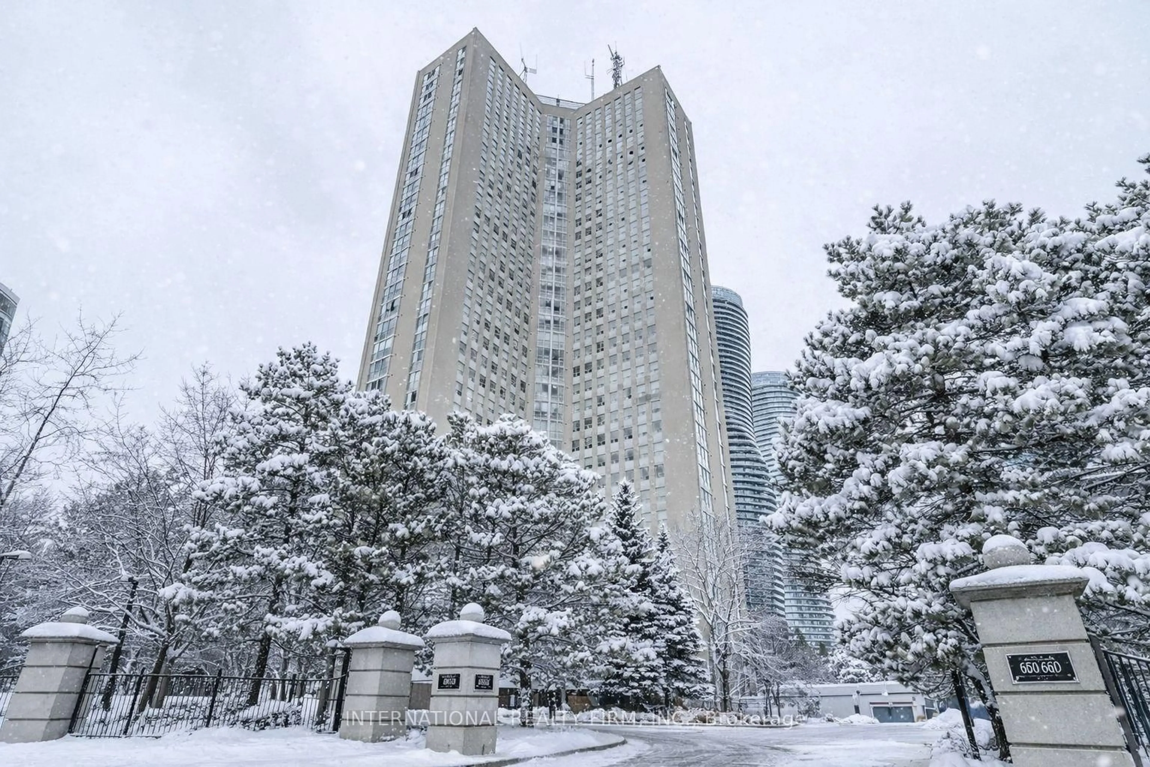 Unknown for 3650 Kaneff Cres #2201, Mississauga Ontario L5A 4A1