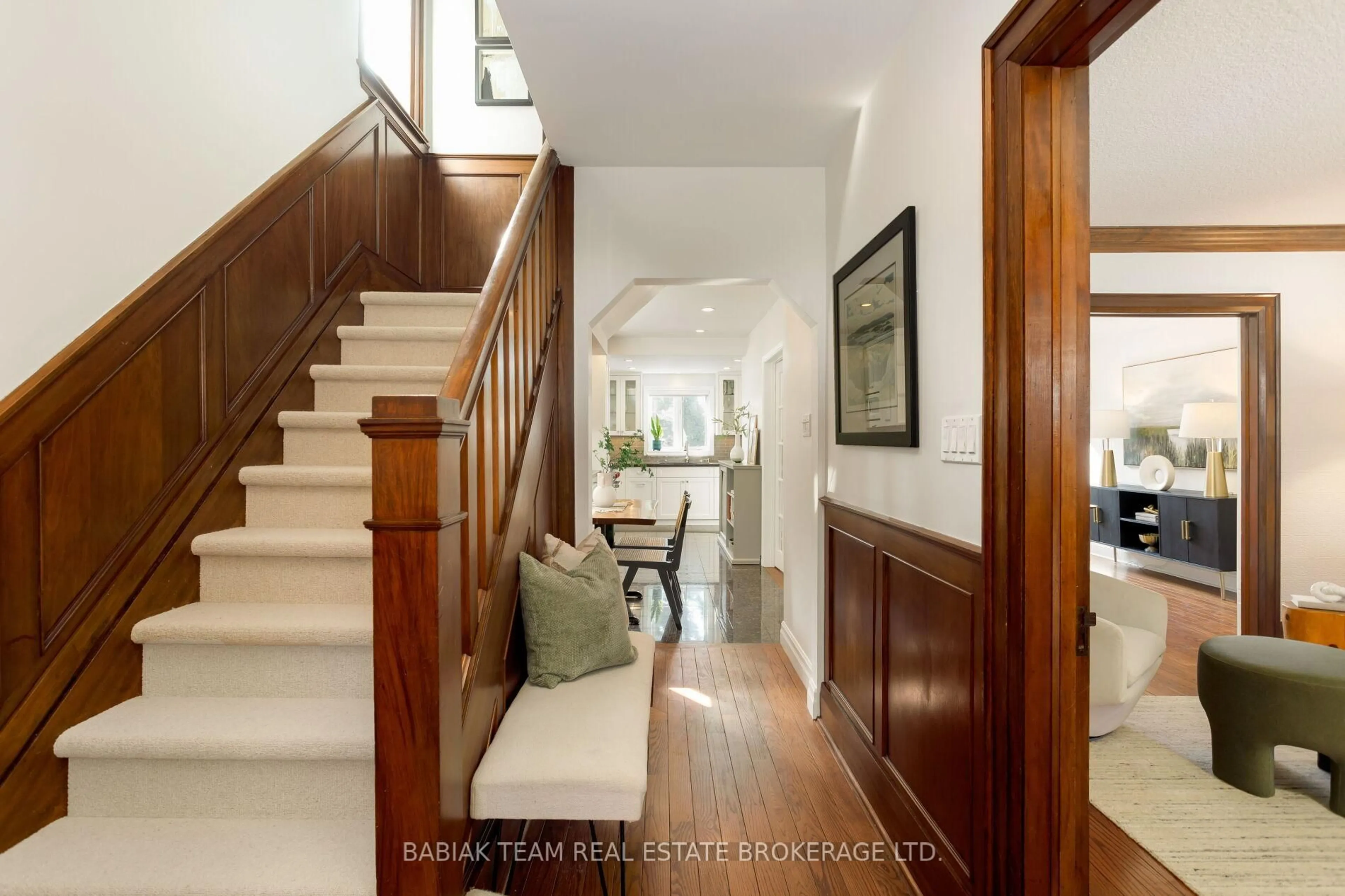 Unknown for 32 Riverview Gdns, Toronto Ontario M6S 4E5