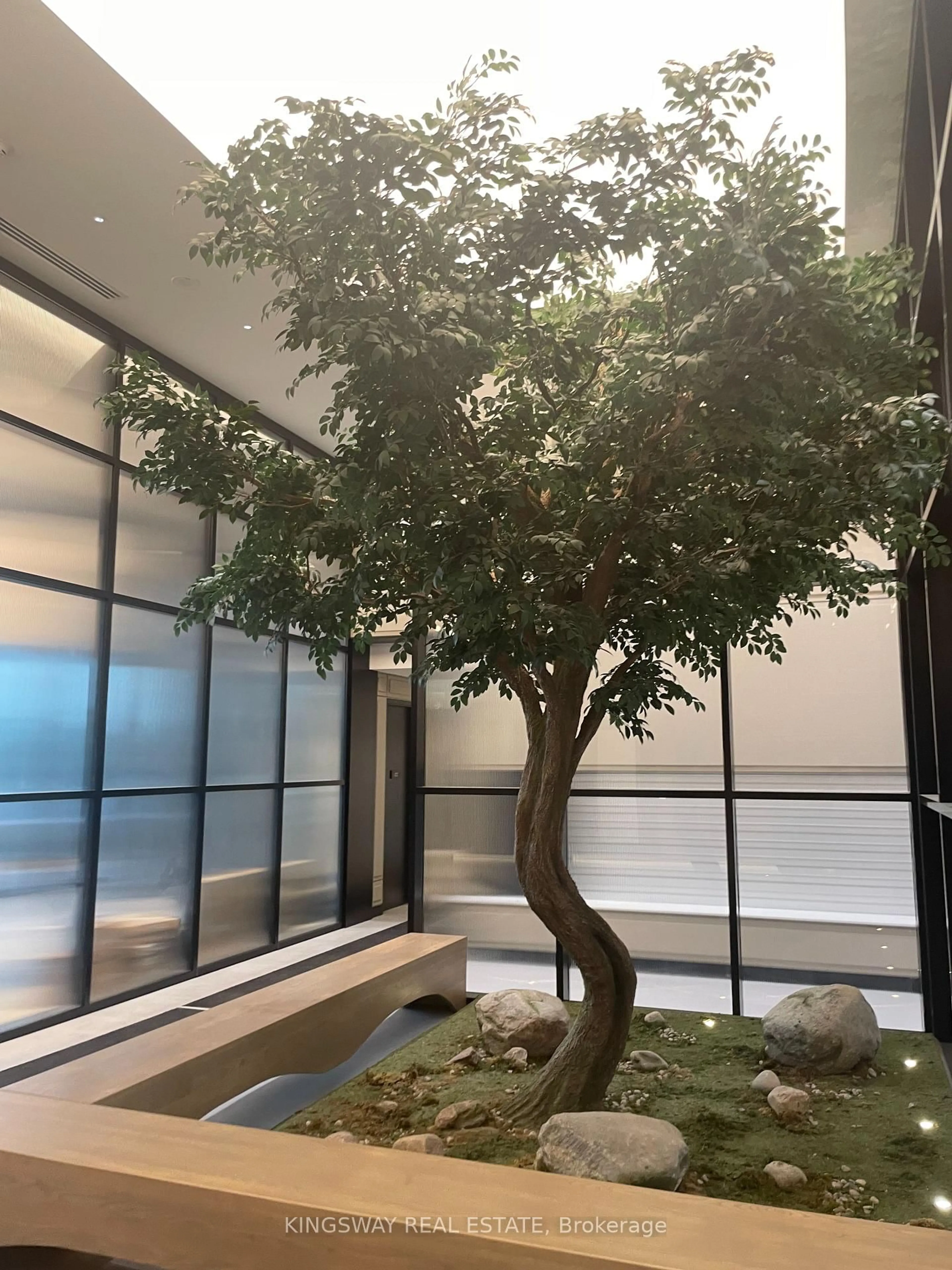 Indoor foyer for 3220 William Coltson Ave #1002, Oakville Ontario L6H 7W6