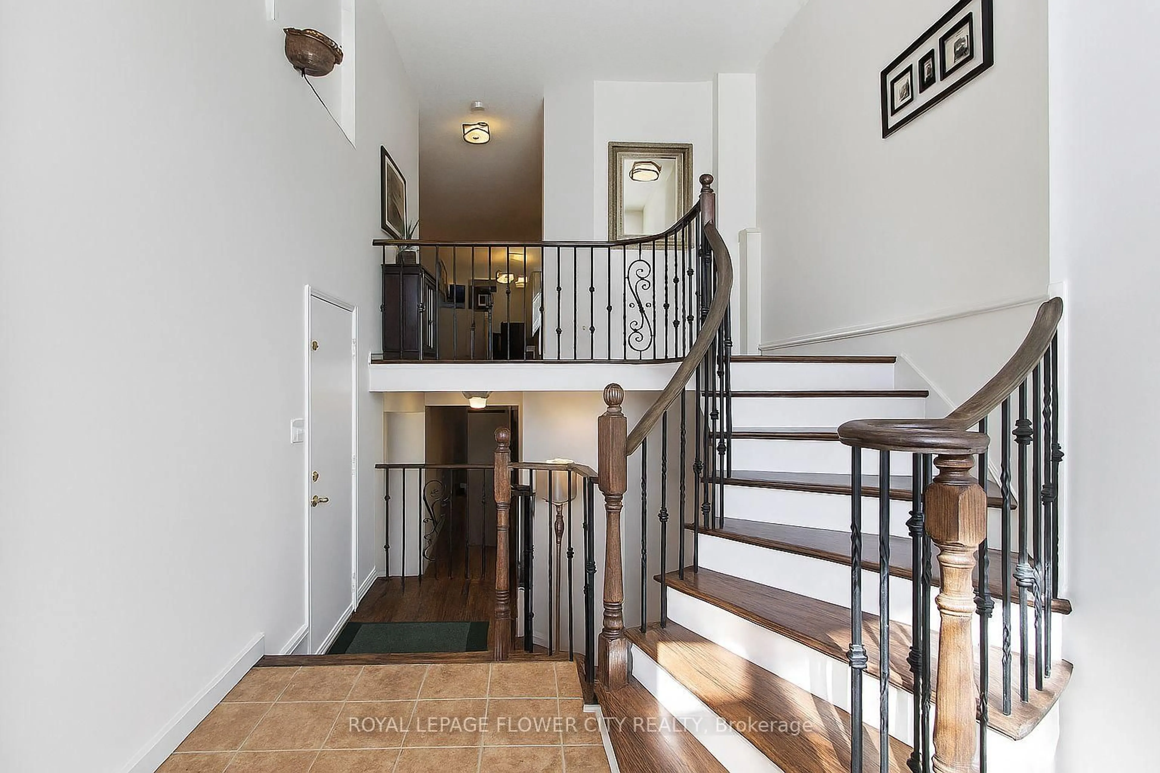 Unknown for 9 Maddybeth Cres, Brampton Ontario L6Y 5R7