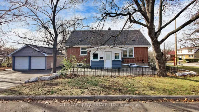 39 Woodward Ave, Brampton 2