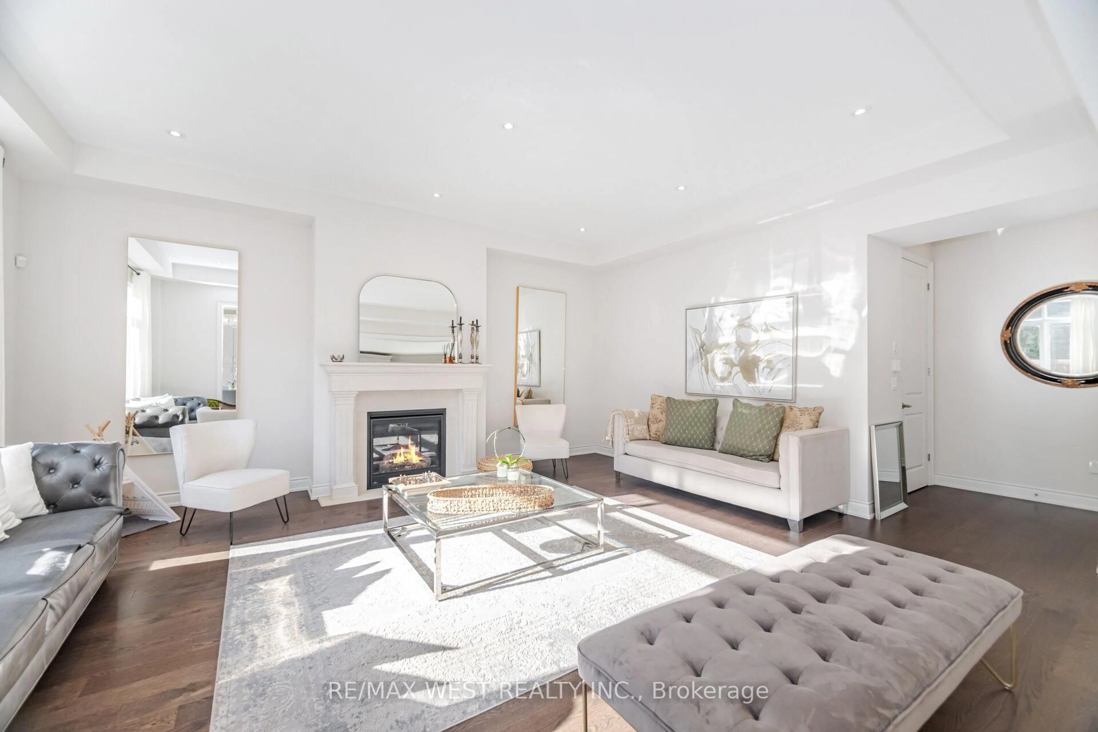 Living room with furniture, unknown for 3102 Millicent Ave, Oakville Ontario L6H 0V2