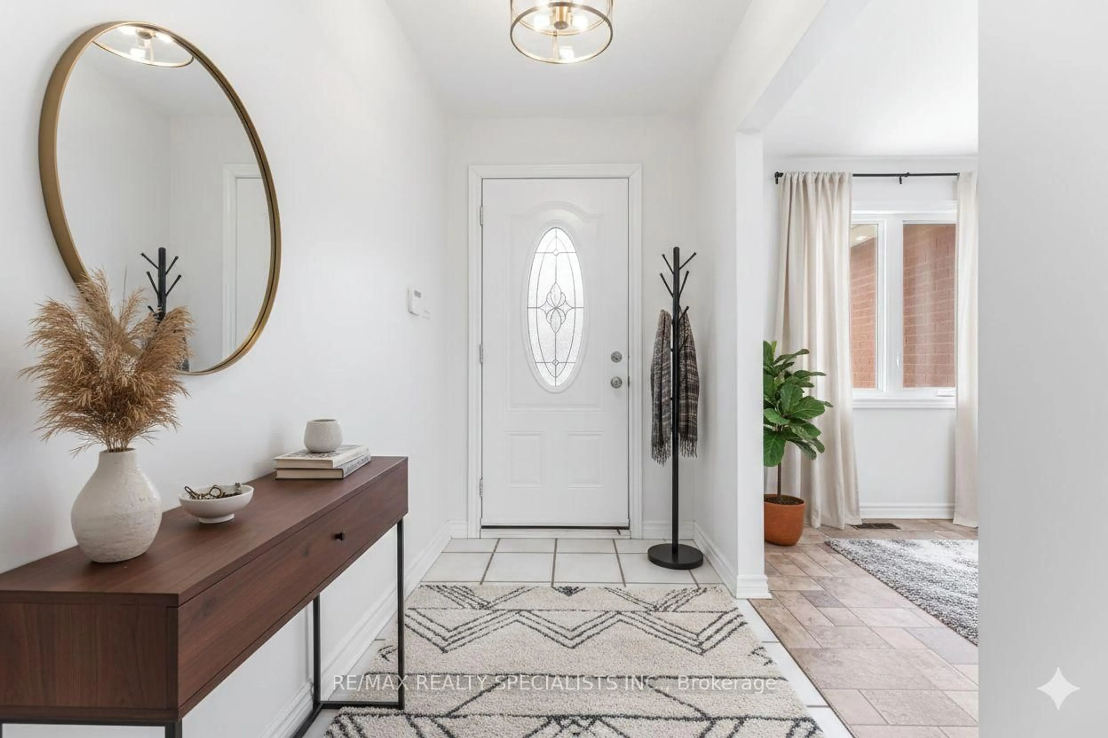 Indoor entryway for 3 Mullis Cres, Brampton Ontario L6Y 4T3