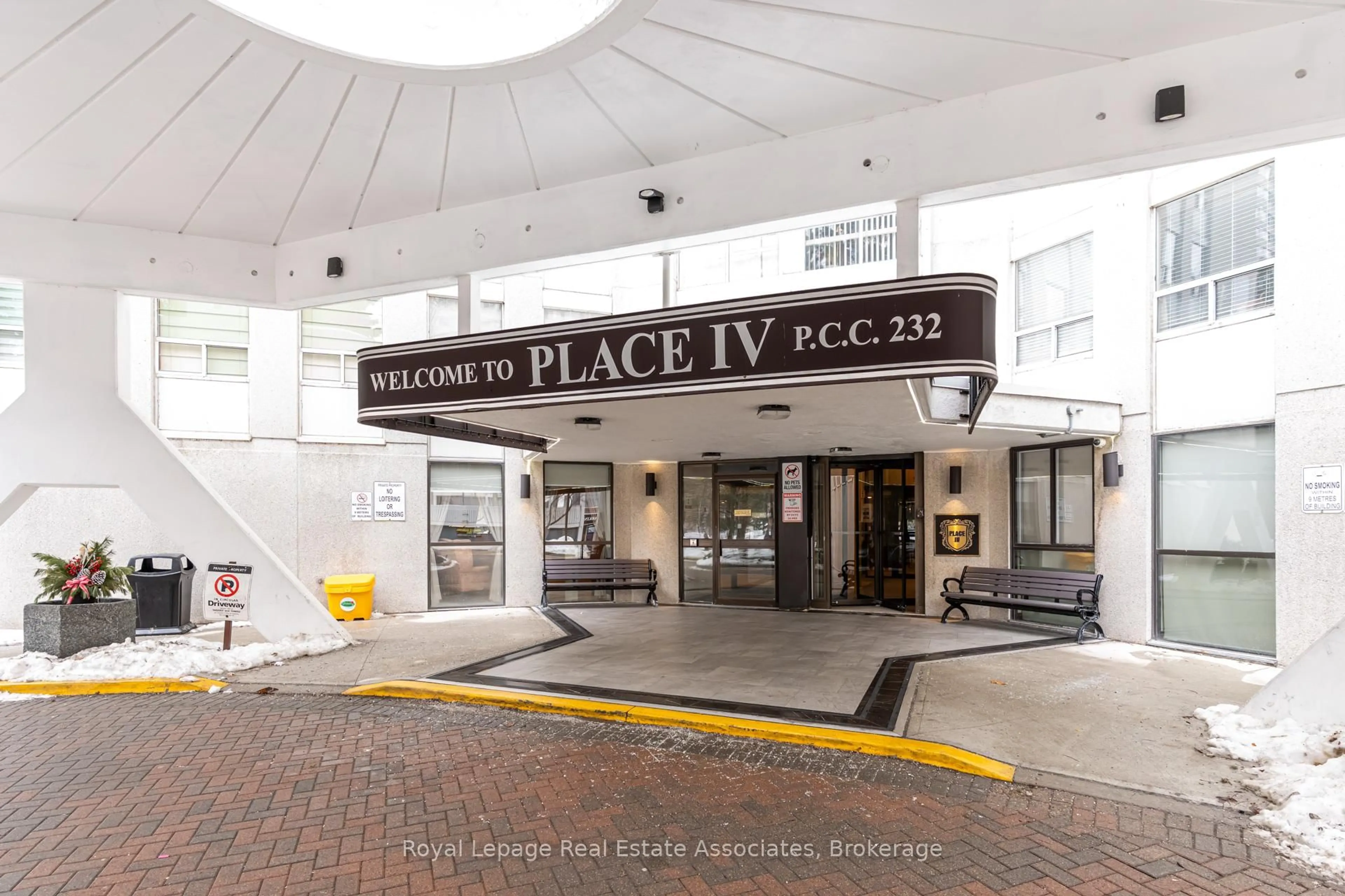 Lobby for 3650 Kaneff Cres #1006, Mississauga Ontario L5A 4A1