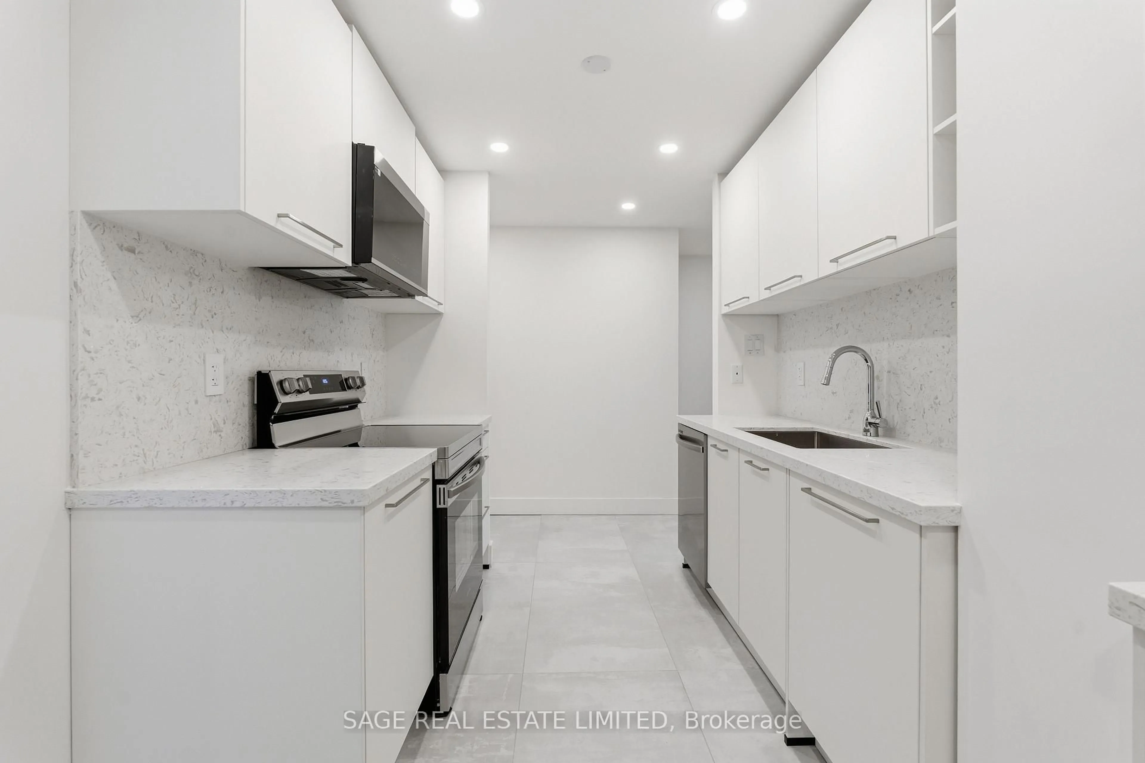 Standard kitchen, ceramic/tile floor for 1515 Lakeshore Rd #707, Mississauga Ontario L5E 3E3