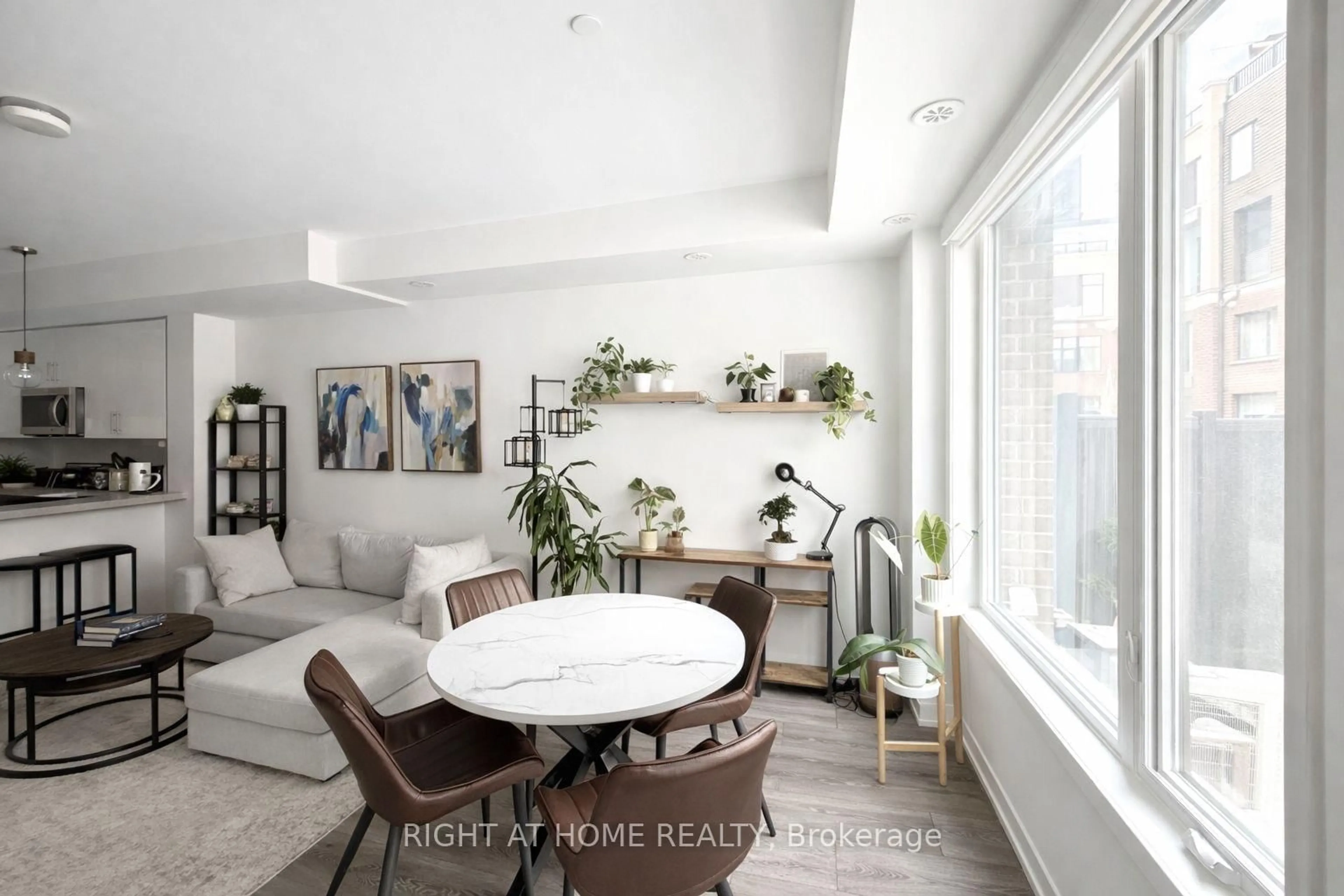 A pic of a room for 3409 Ridgeway Dr #31, Mississauga Ontario L5L 0B9