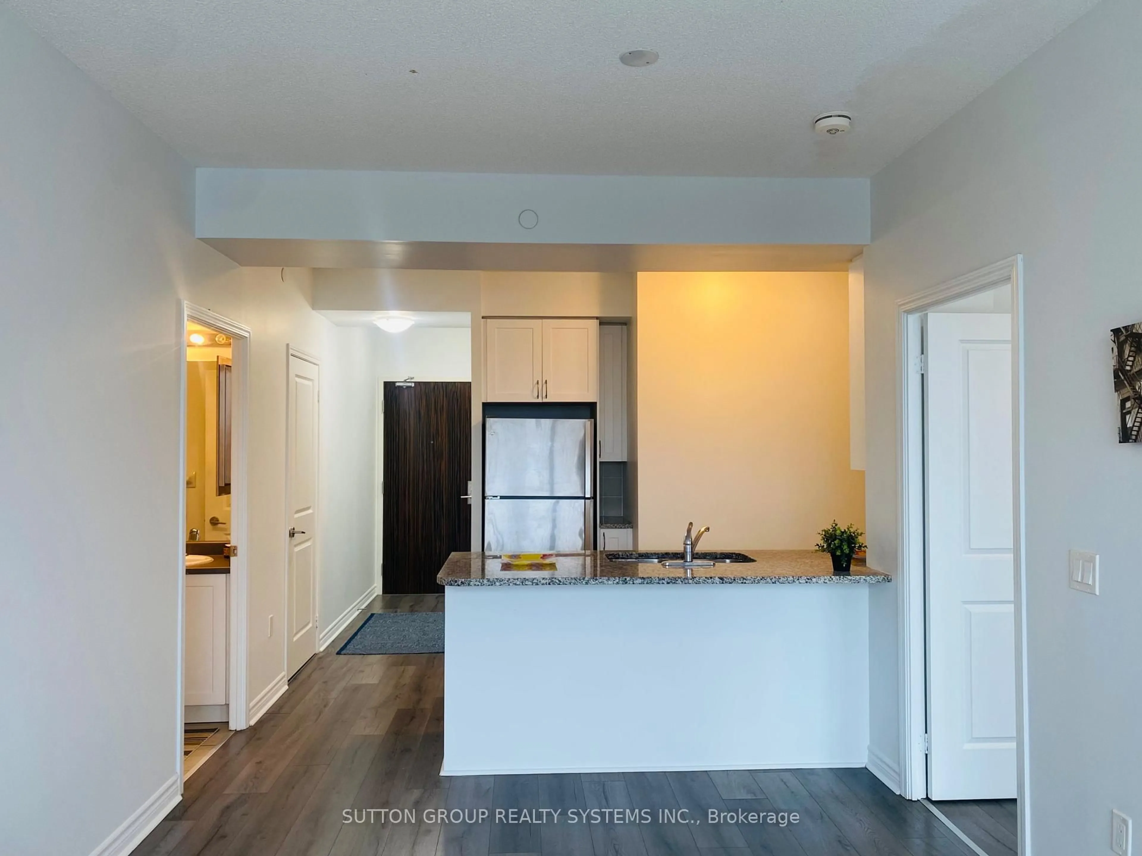 Open concept kitchen, unknown for 349 Rathburn Rd #301, Mississauga Ontario L5B 0K6